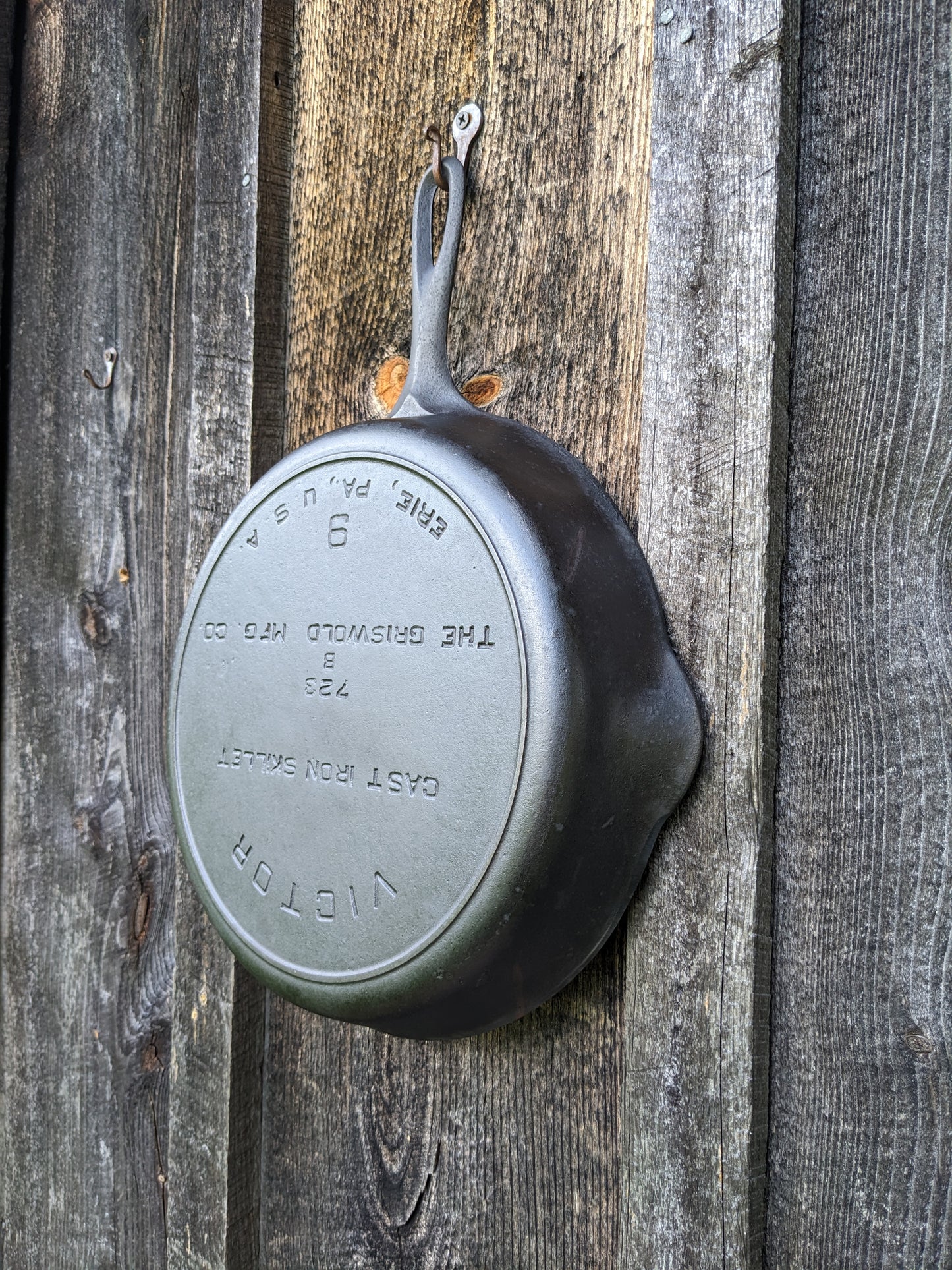 Vintage Victor by Griswold #9 Cast Iron Skillet Fully Marked Erie PA