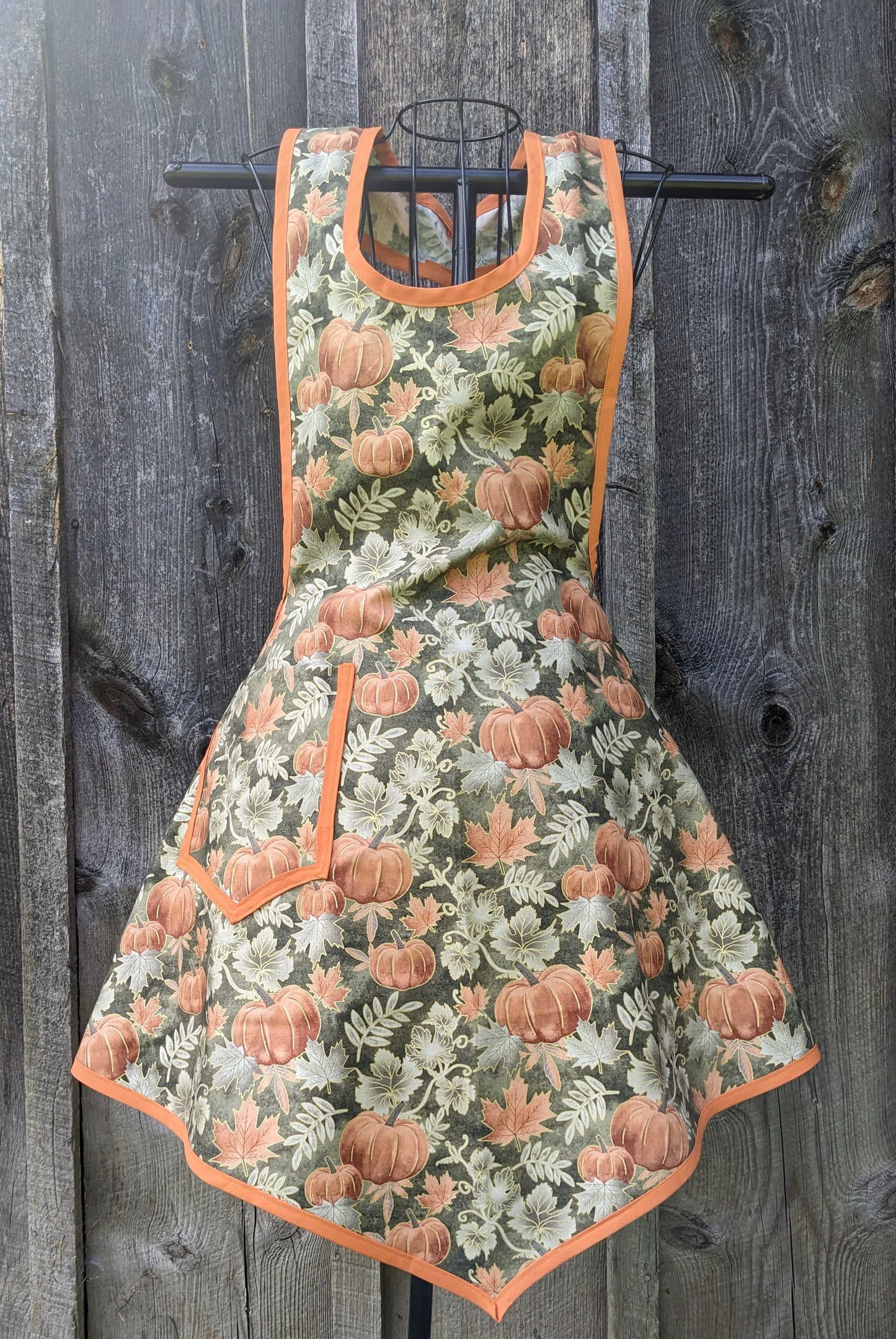 Vintage Inspired Pumpkin Party Autumn Apron
