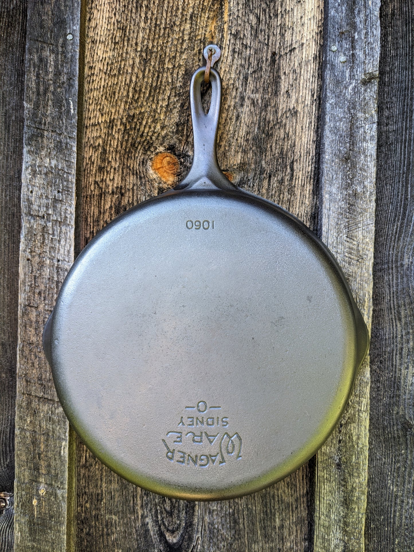 Vintage Large Wagner Ware #10 Cast Iron Skillet Sidney O 1060