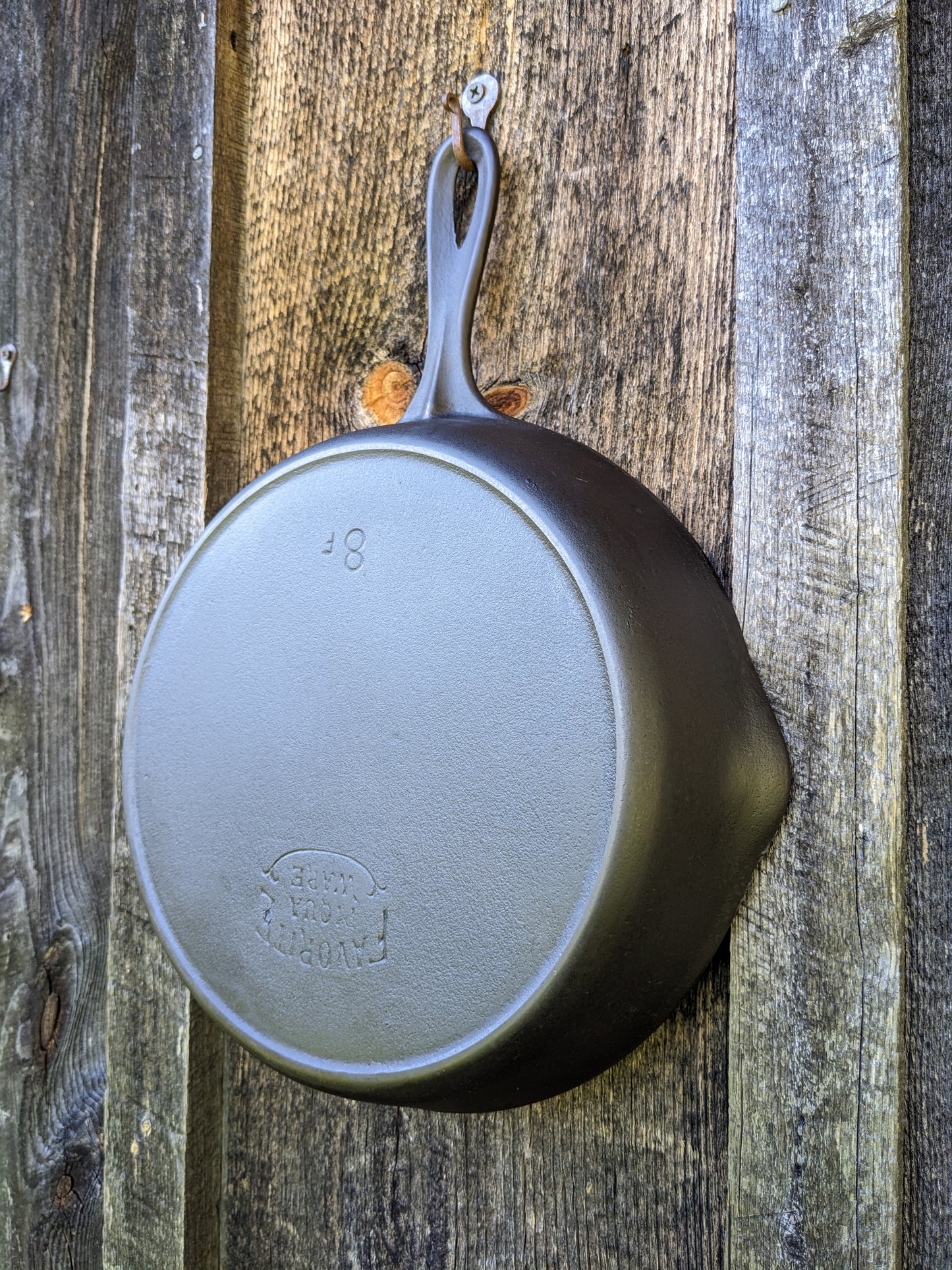 Favorite Piqua Ware #8 Cast Iron Skillet with Smiley Logo and Heat Ring