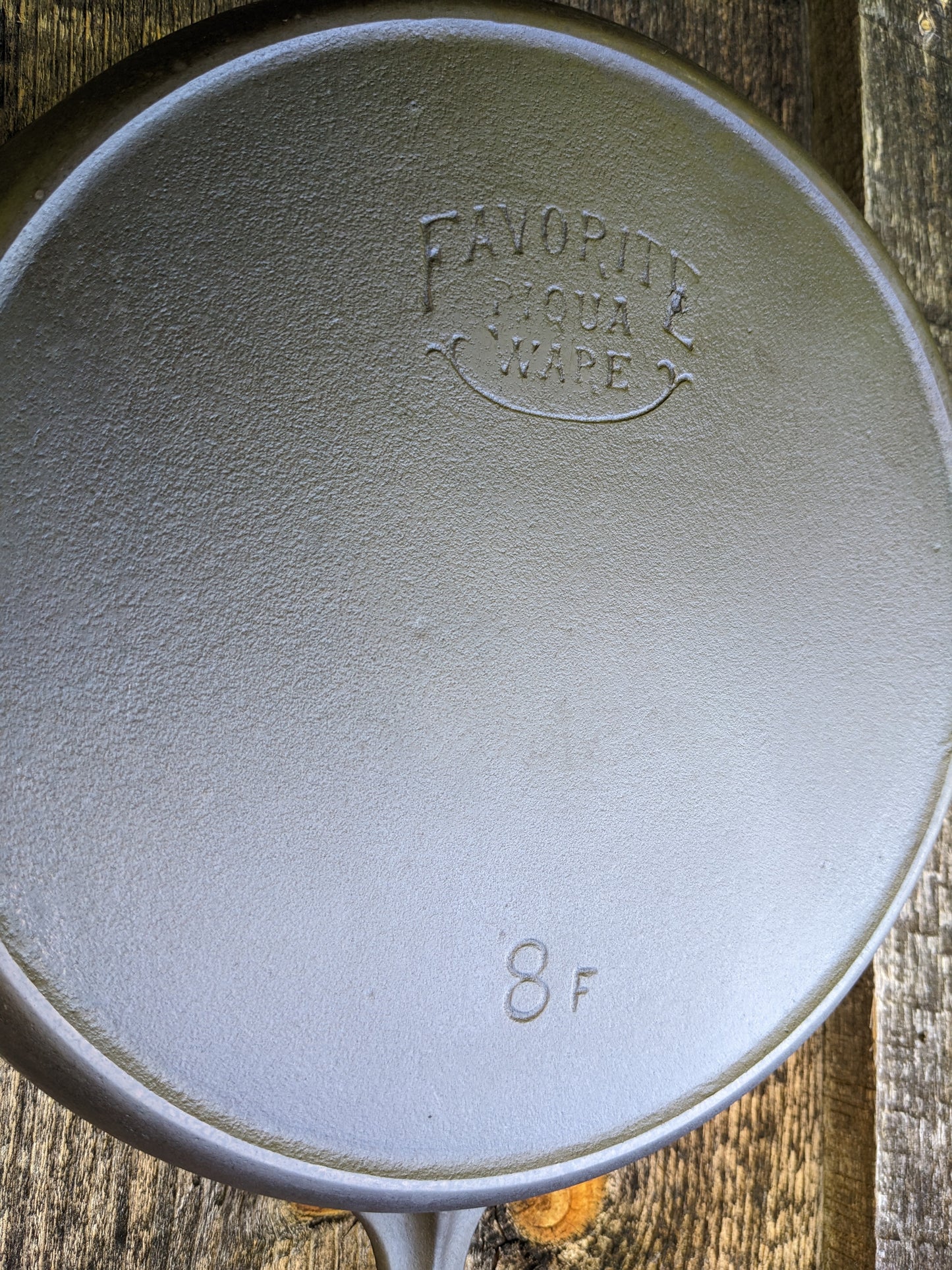 Favorite Piqua Ware #8 Cast Iron Skillet with Smiley Logo and Heat Ring