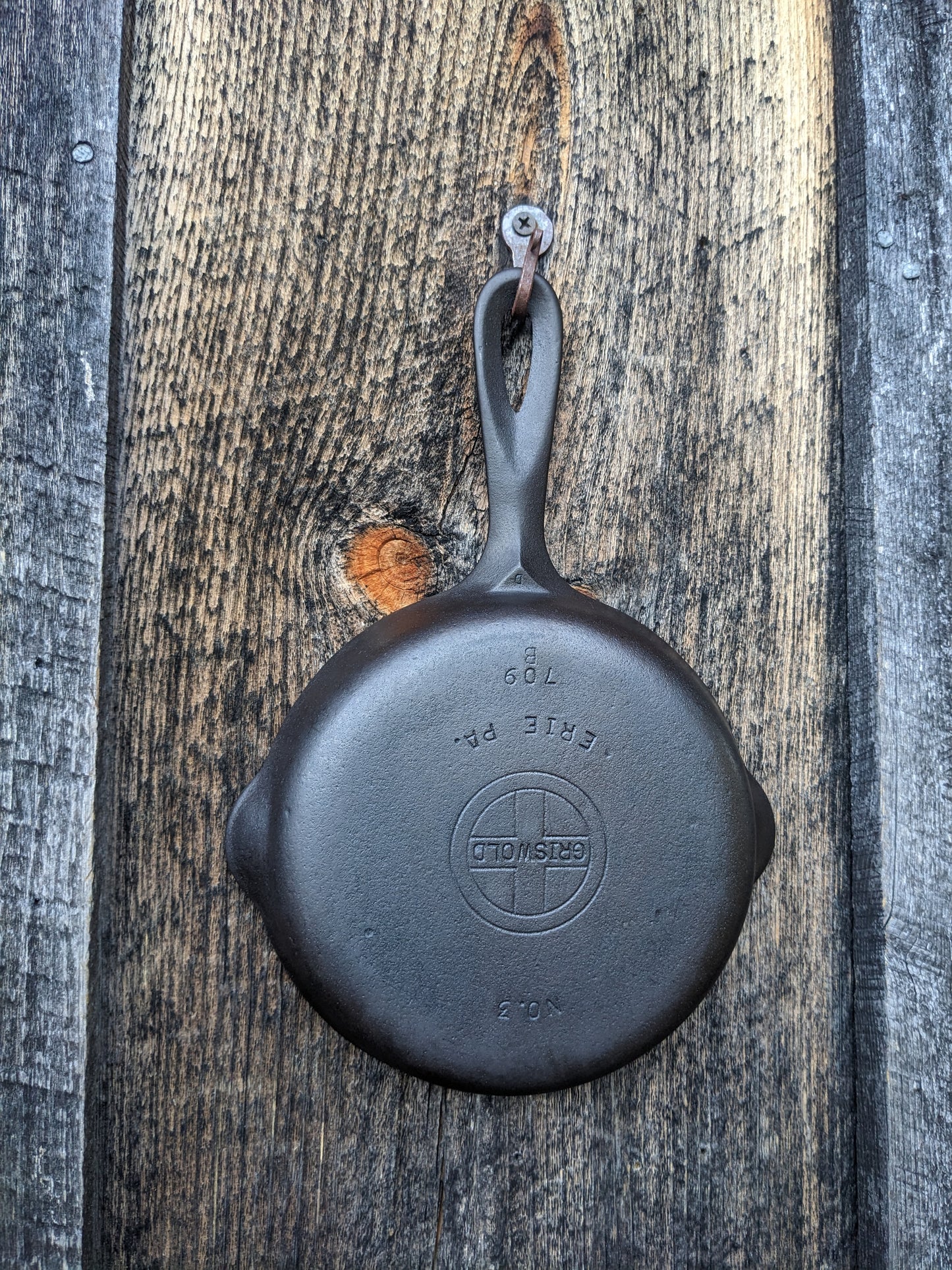 Griswold #3 Cast Iron Skillet 709 B Small Block Logo