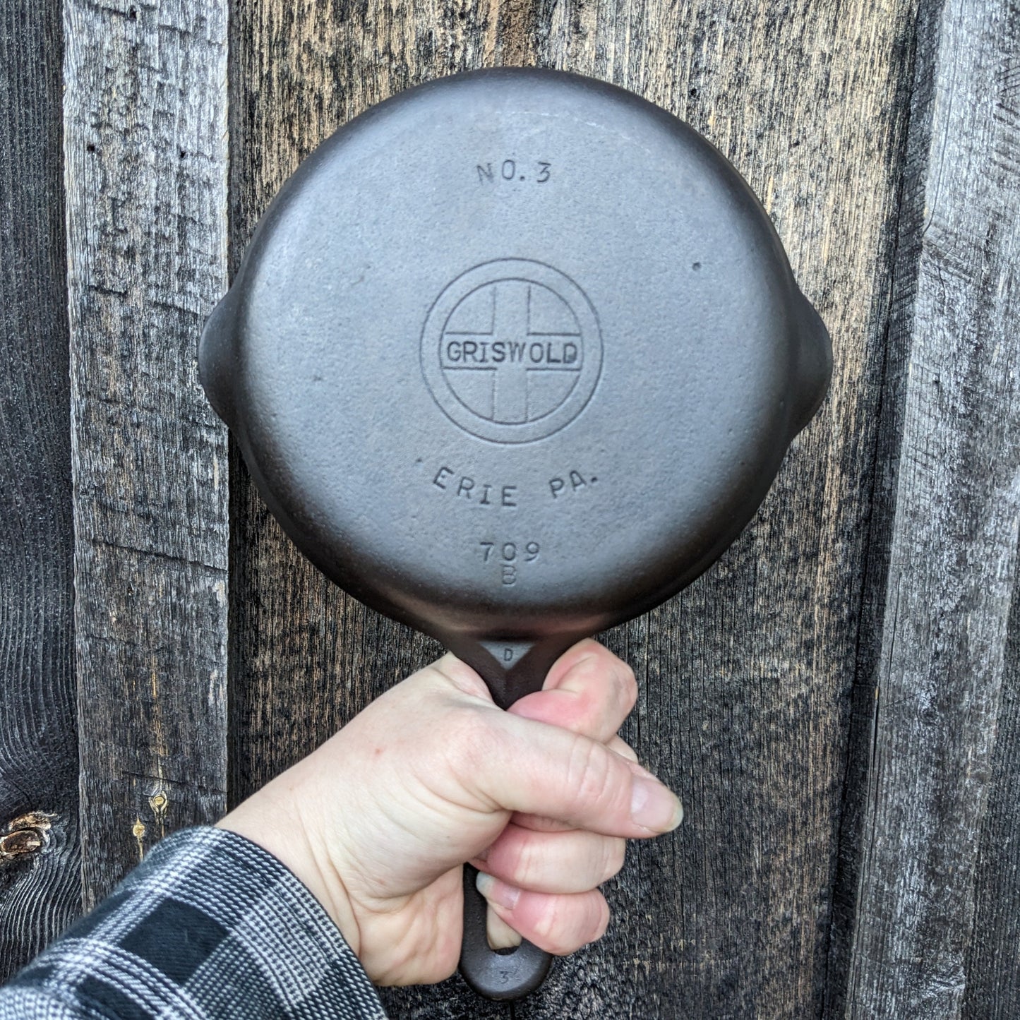 Griswold #3 Cast Iron Skillet 709 B Small Block Logo