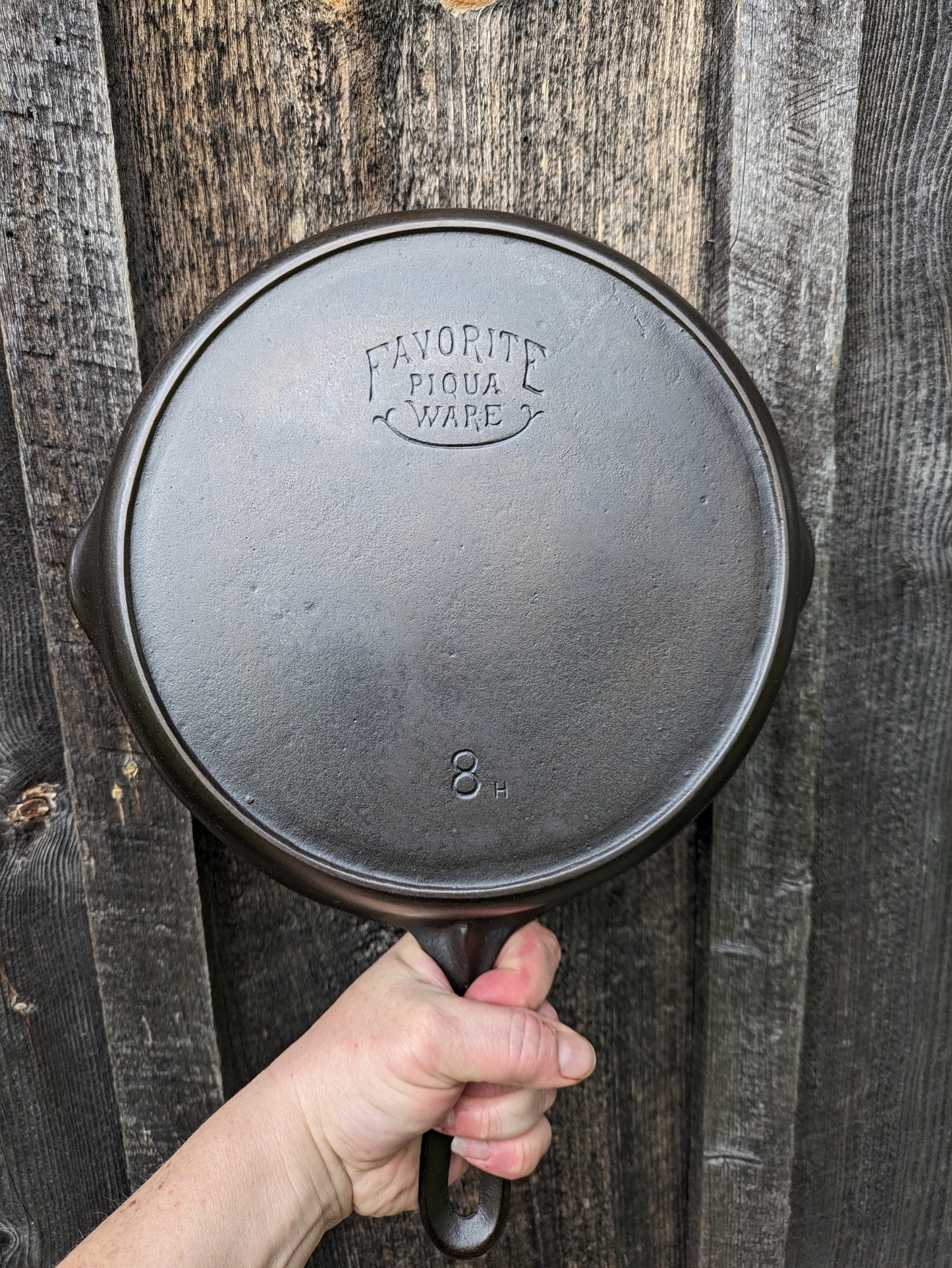 Favorite Piqua Ware #8 Cast Iron Skillet with Smiley Logo and Heat Ring
