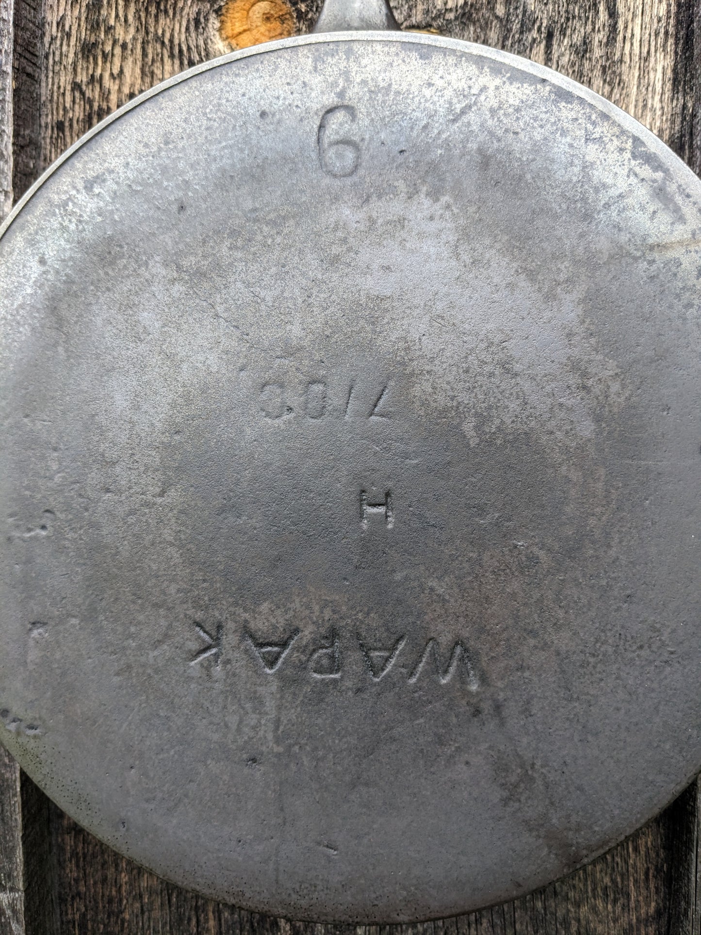 Wapak Early Logo #9 H 710 Cast Iron Skillet