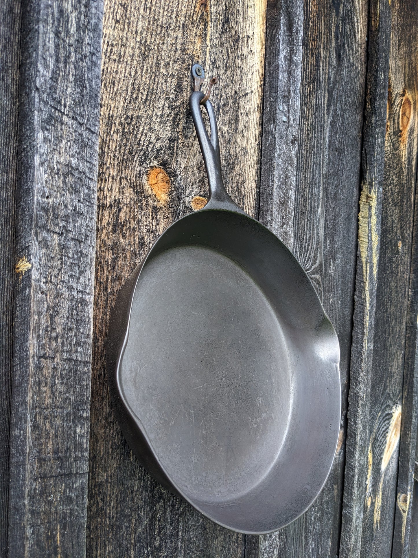 Wapak Early Logo #9 H 710 Cast Iron Skillet