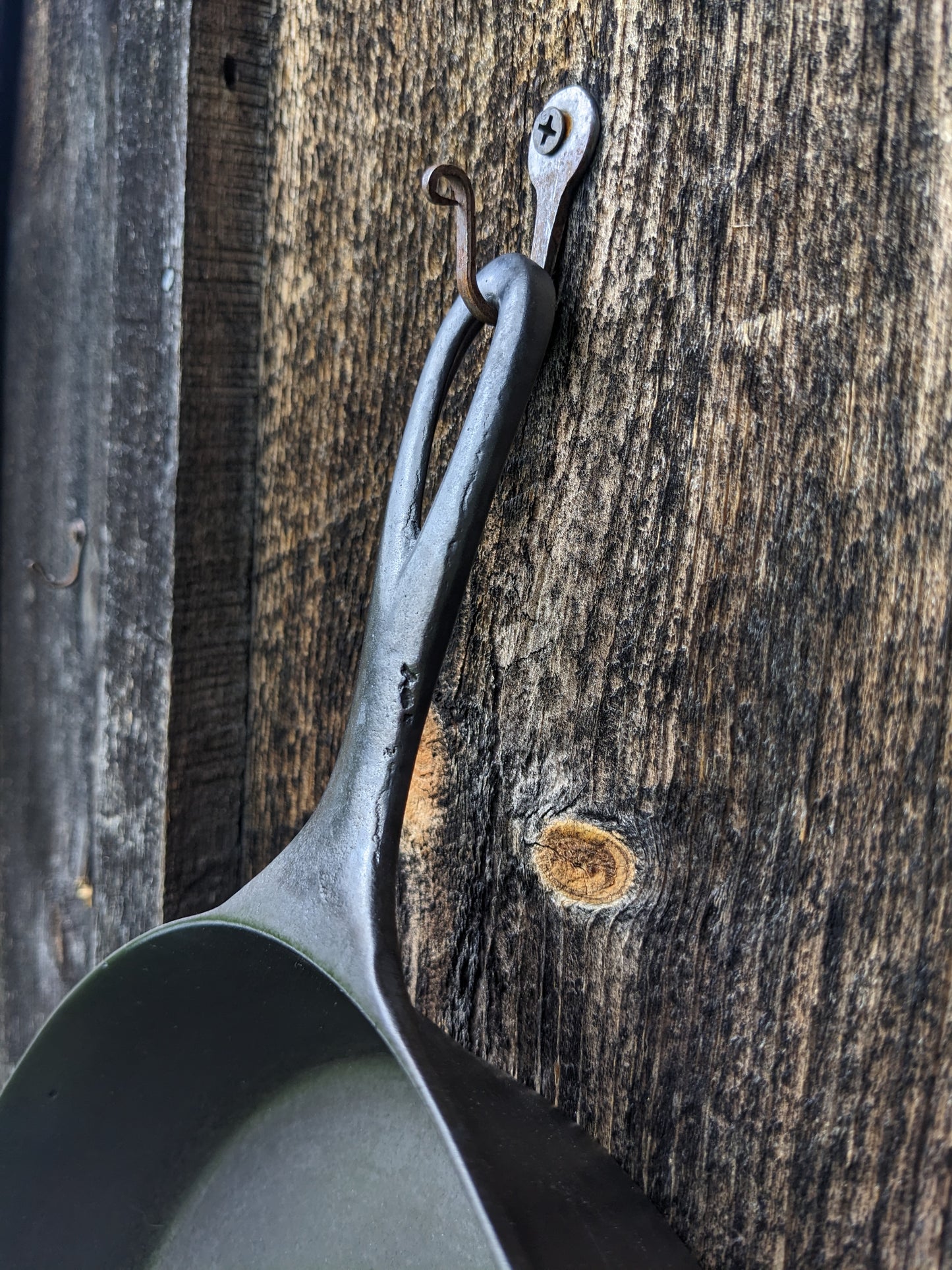 Wapak Early Logo #9 H 710 Cast Iron Skillet