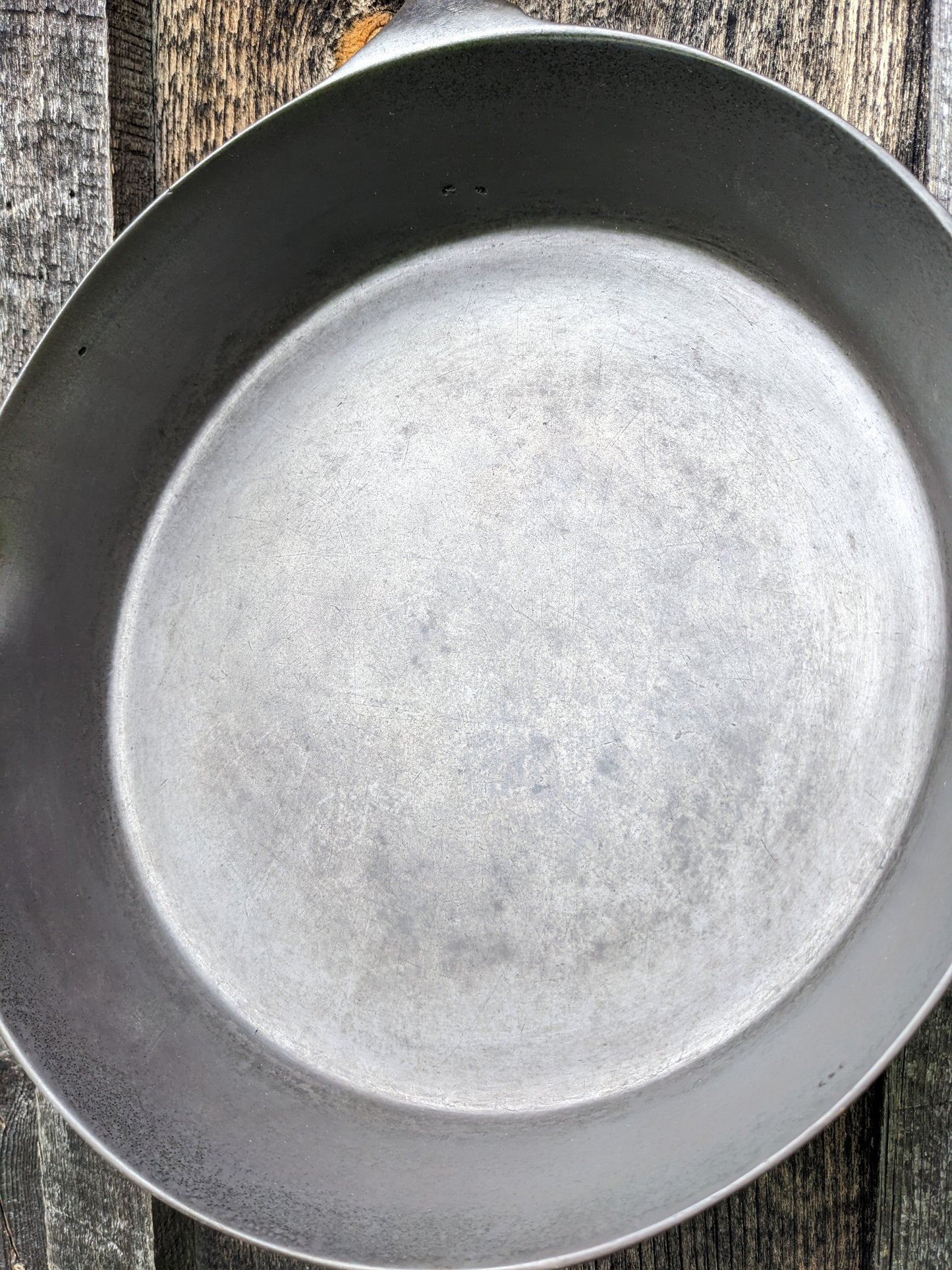 Wapak Early Logo #9 H 710 Cast Iron Skillet