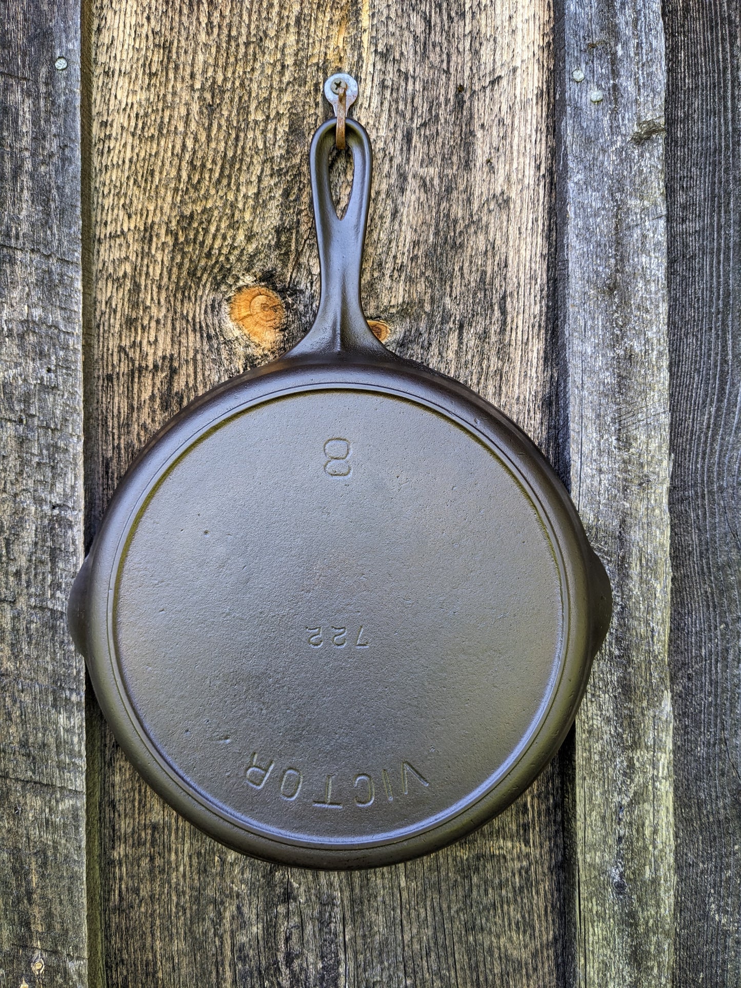 Victor by Griswold #8 Cast Iron Skillet 722