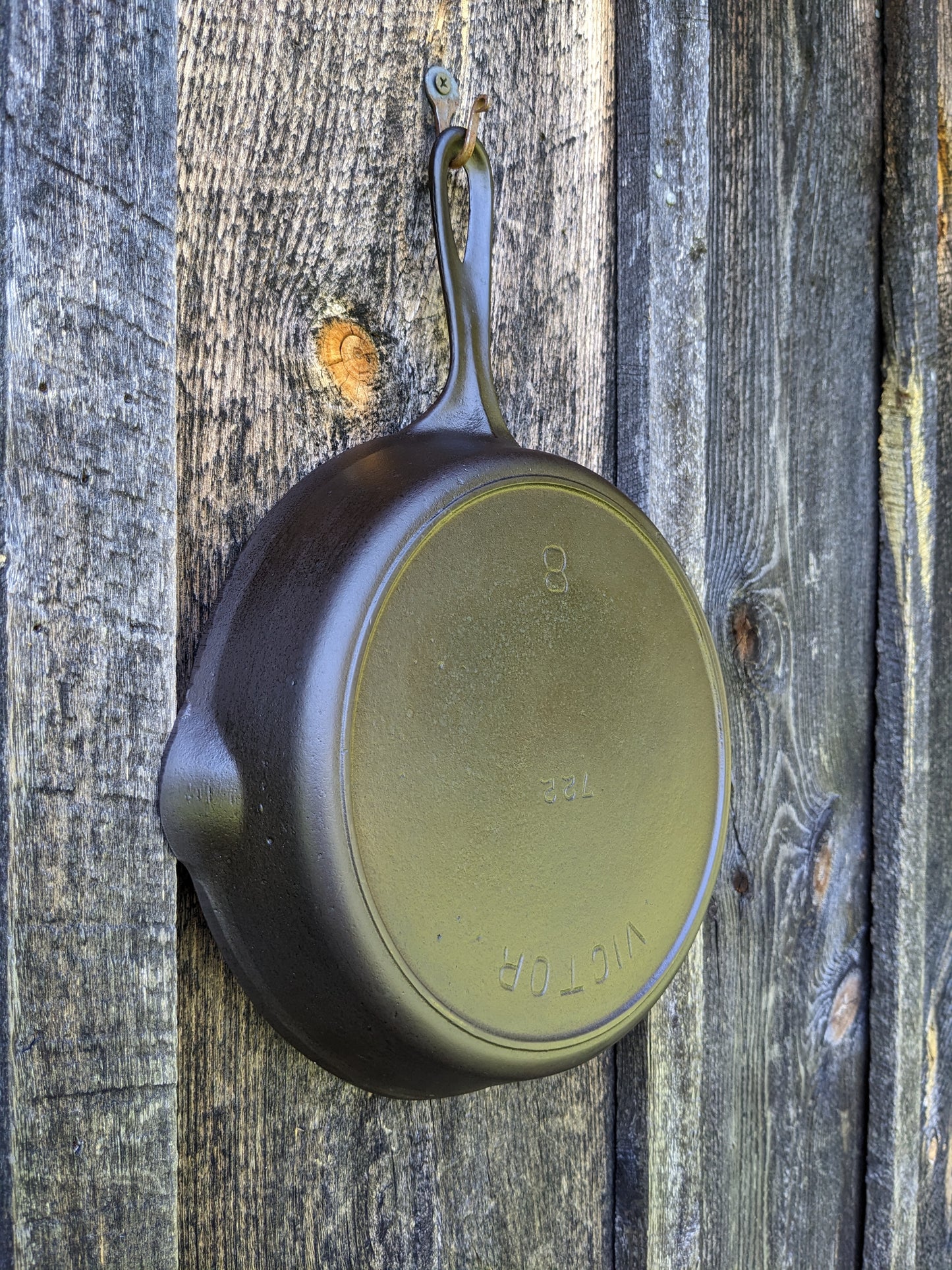 Victor by Griswold #8 Cast Iron Skillet 722