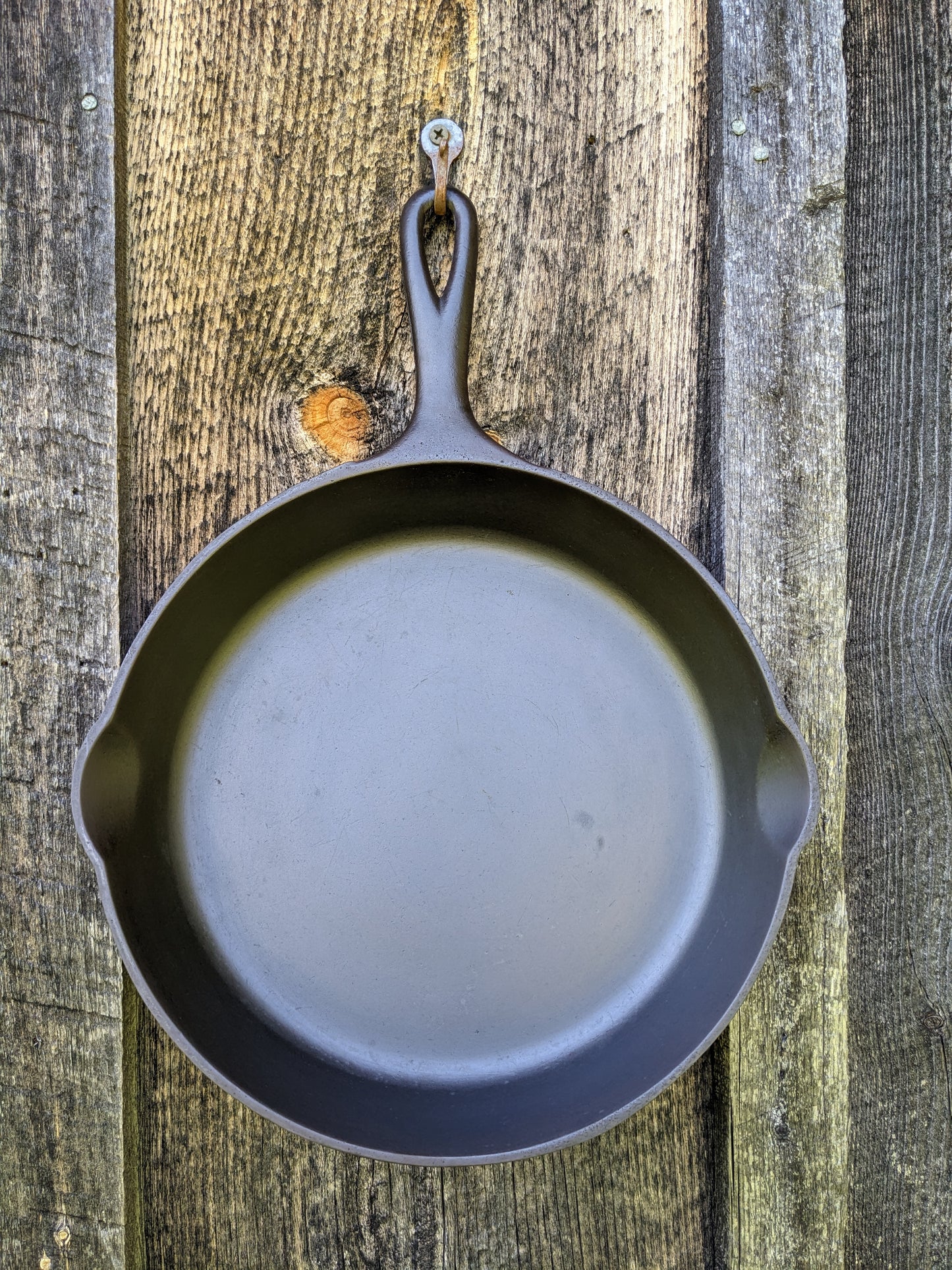 Victor by Griswold #8 Cast Iron Skillet 722