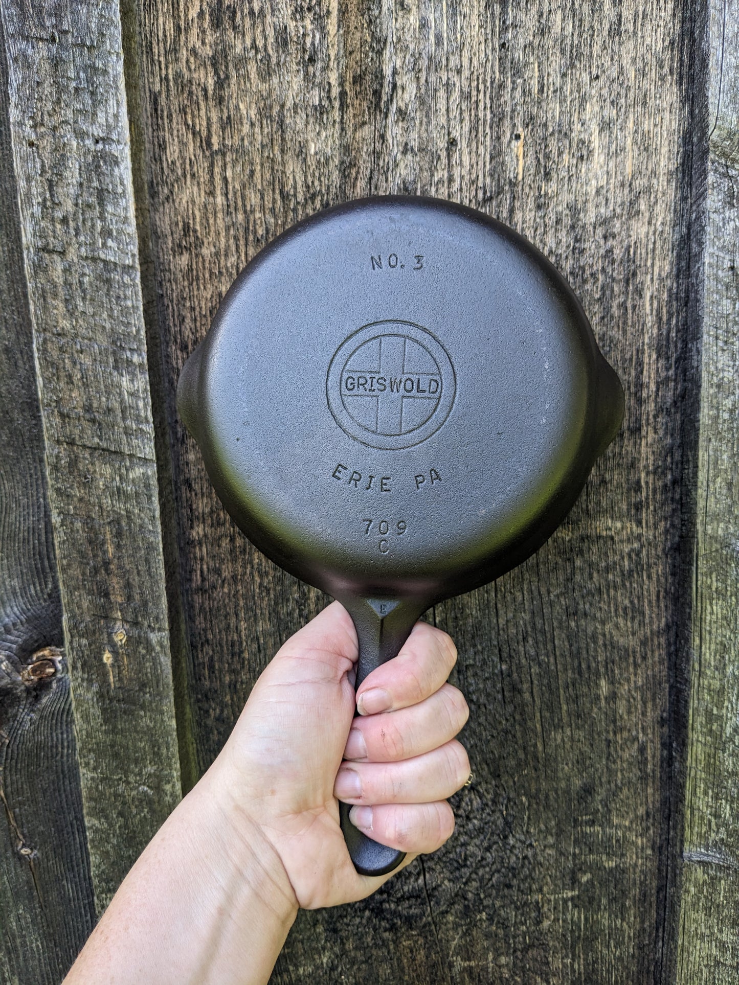 Griswold Small Block Logo #3 Cast Iron Skillet 709 C