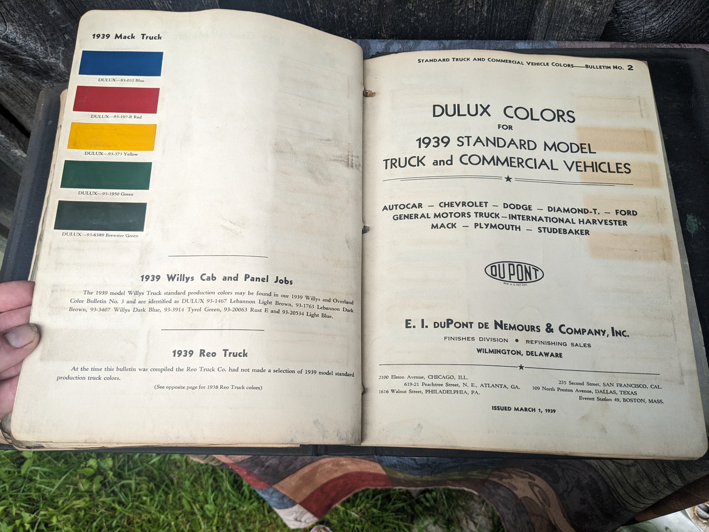 1930's Du Pont Duluxe Auto Refinishing Manual, Motor Car Service Bulletins