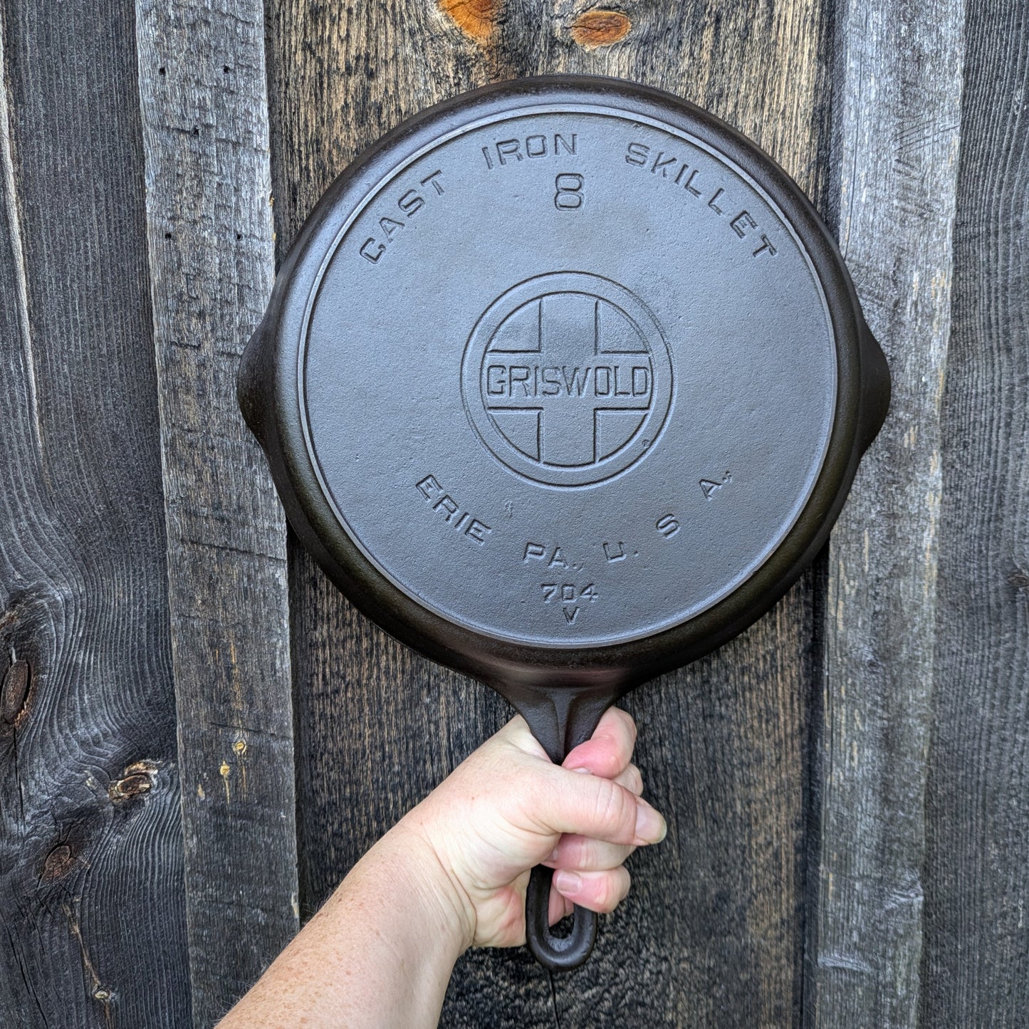Griswold Cast Iron Skillet #8 Large Block Logo and Heat Ring 704 V