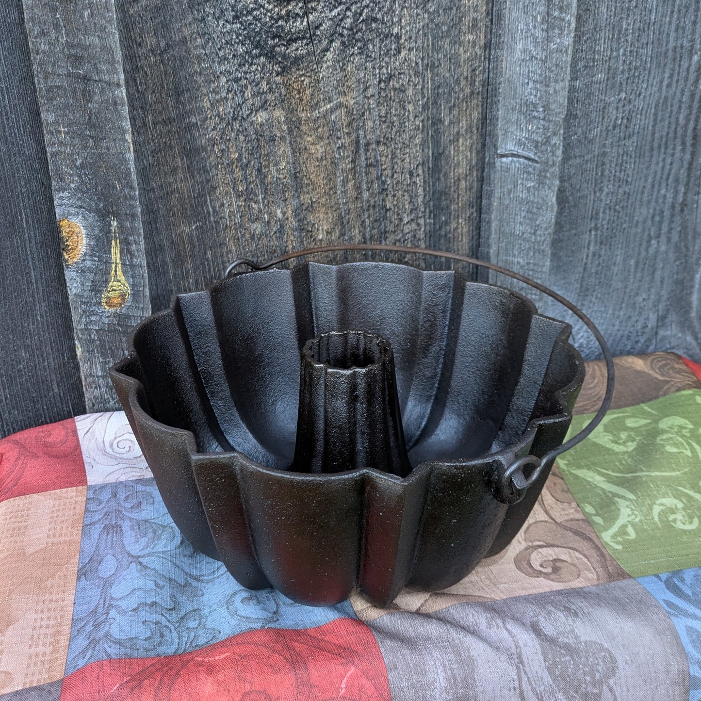 Vintage Cast Iron Bundt Pan with Bail Handle, Fully Restored
