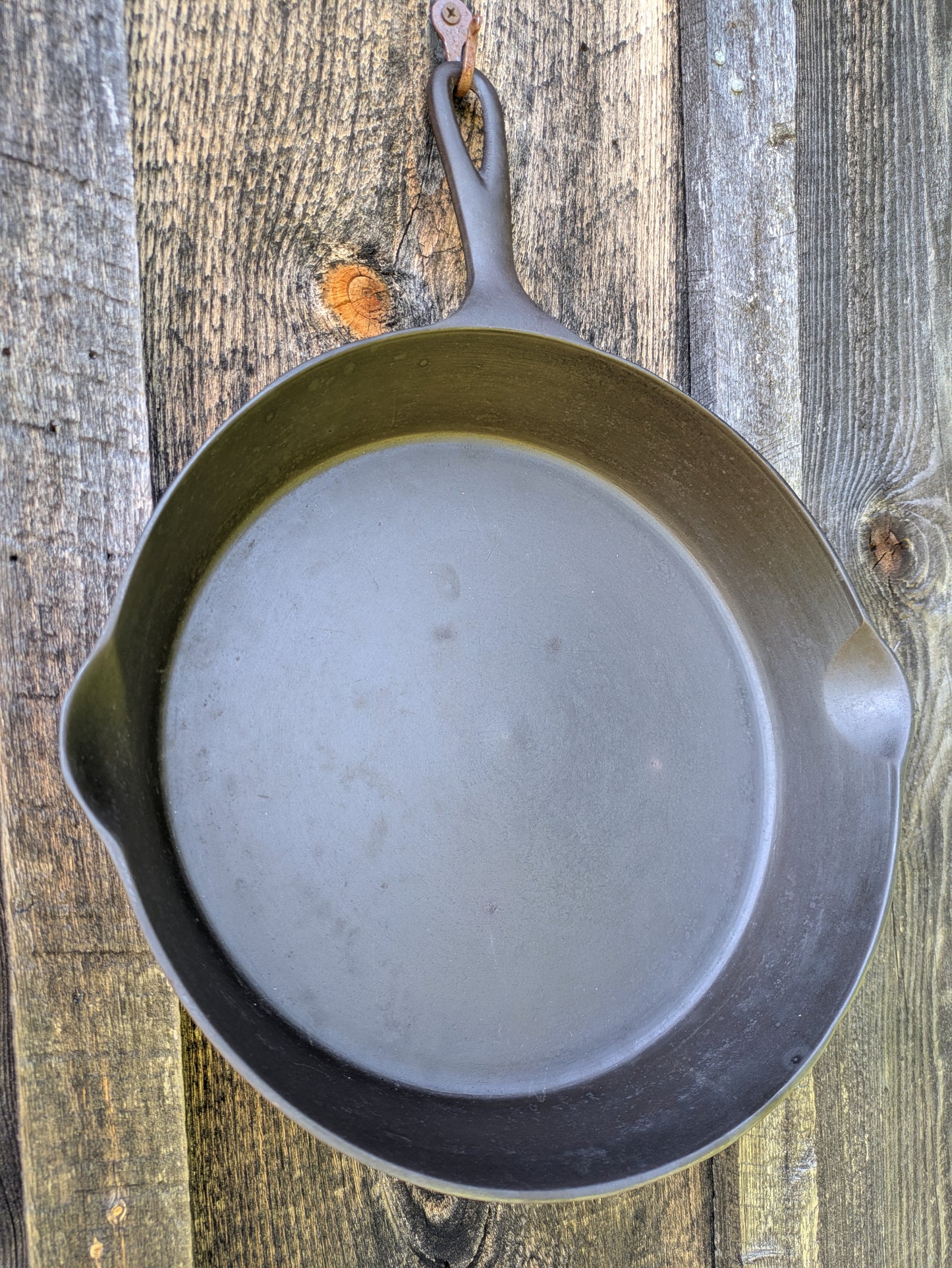 Antique Wapak #10 Early Logo Cast Iron Skillet with Heat Ring