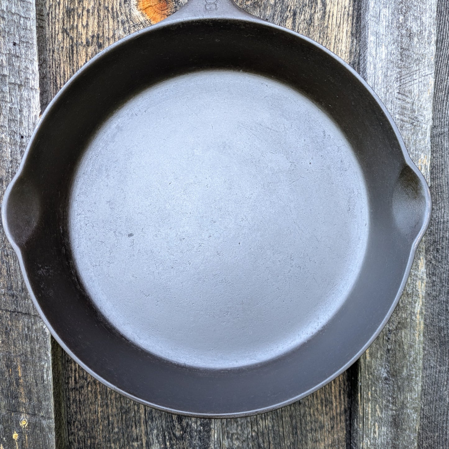 Griswold Cast Iron Skillet #8 Large Block Logo and Heat Ring 704 V