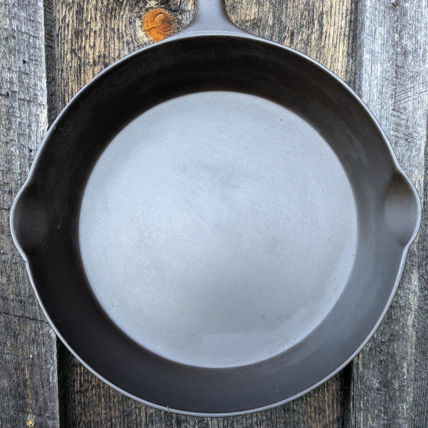 Antique "Wagner"Early Arc Logo #8 Cast Iron Skillet with Heat Ring