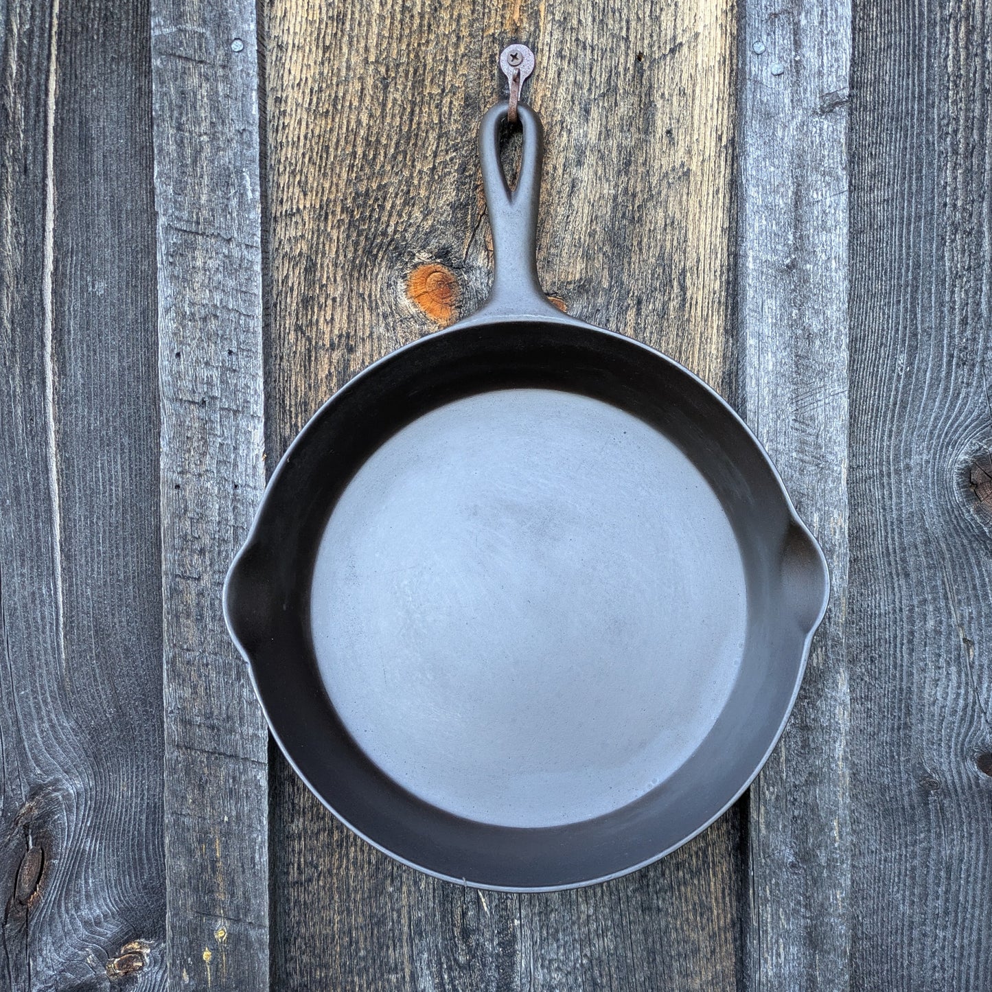 Antique "Wagner"Early Arc Logo #8 Cast Iron Skillet with Heat Ring