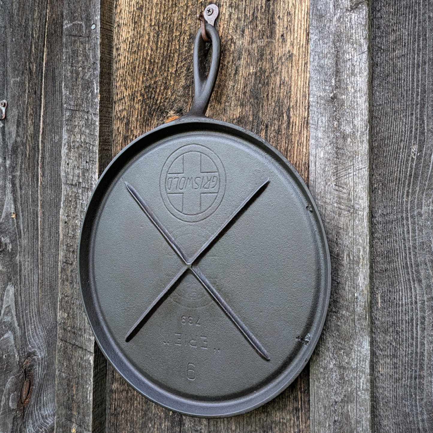 Griswold #9 Cast Iron Skillet Griddle Slant Erie Logo 739