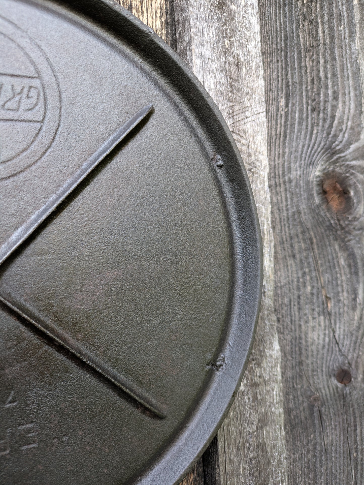Griswold #9 Cast Iron Skillet Griddle Slant Erie Logo 739