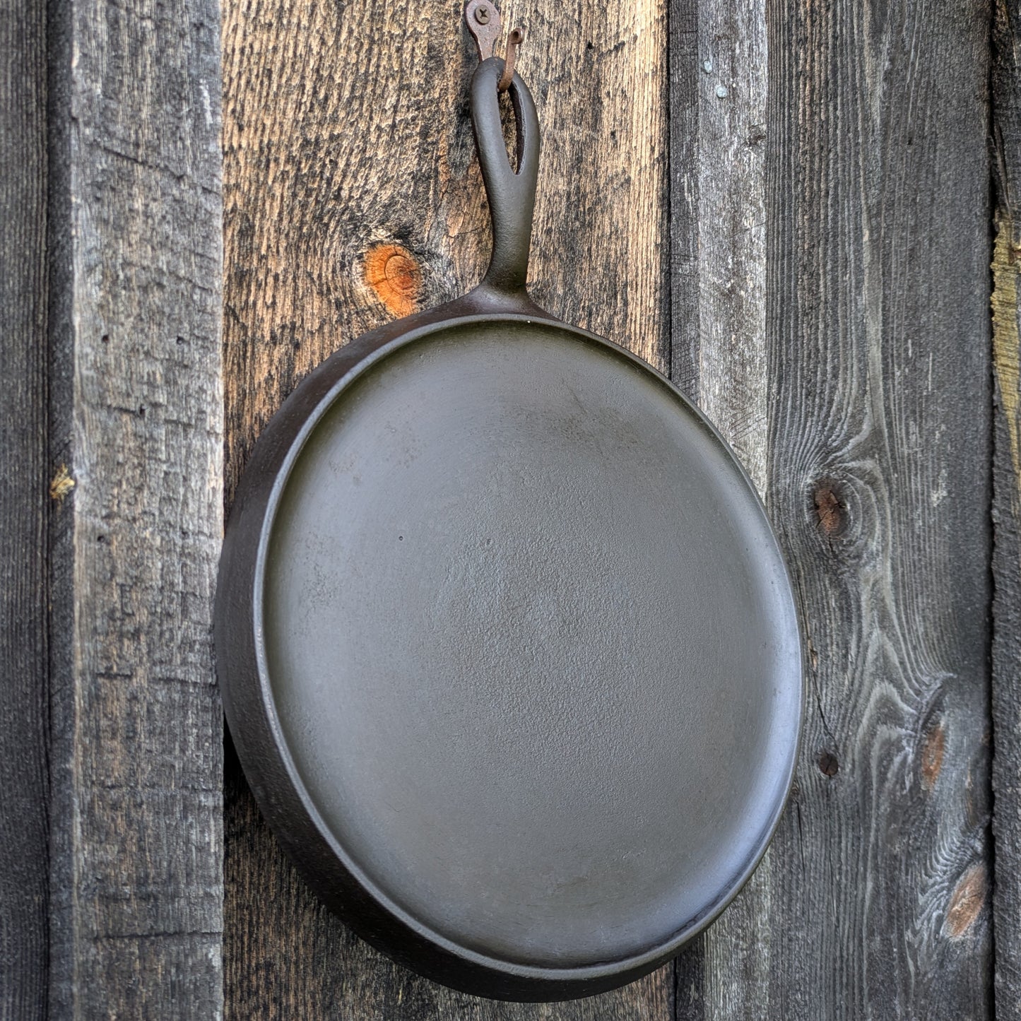 Griswold #9 Cast Iron Skillet Griddle Slant Erie Logo 739