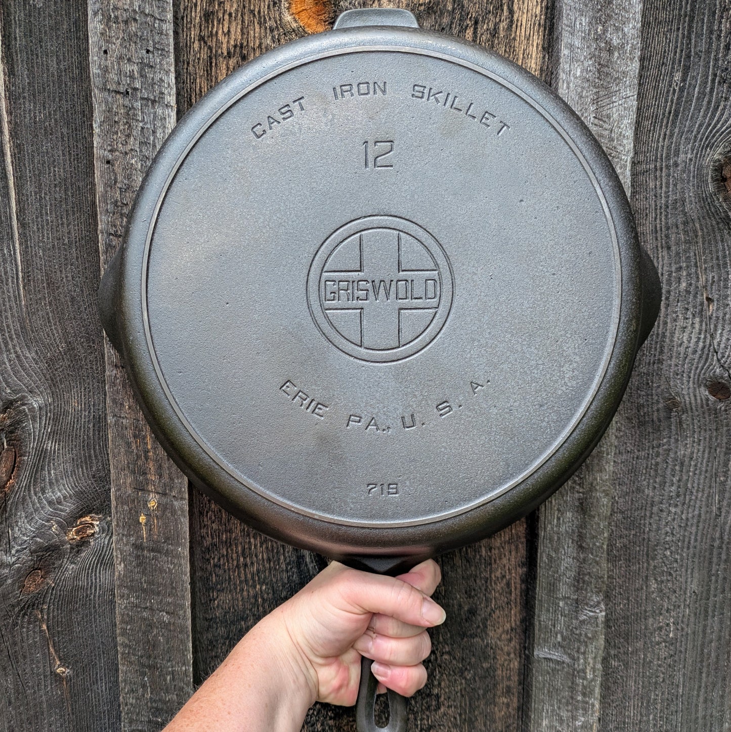 Large Griswold #12 Cast Iron Skillet with Large Block Logo and Heat Ring, Erie PA 719
