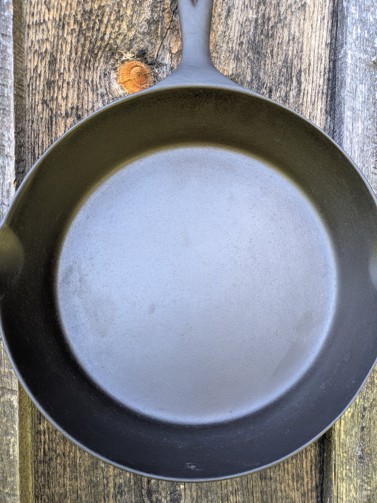 Wapak #7 Early Logo Cast Iron Skillet 703 with Heat Ring
