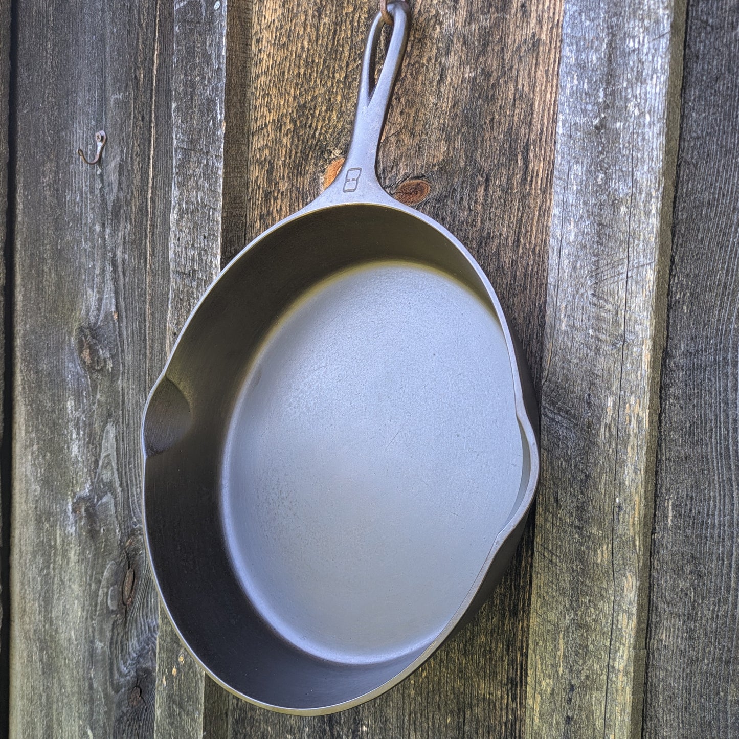 Griswold #8 Large Block Logo Cast Iron Skillet Smooth Bottom 704