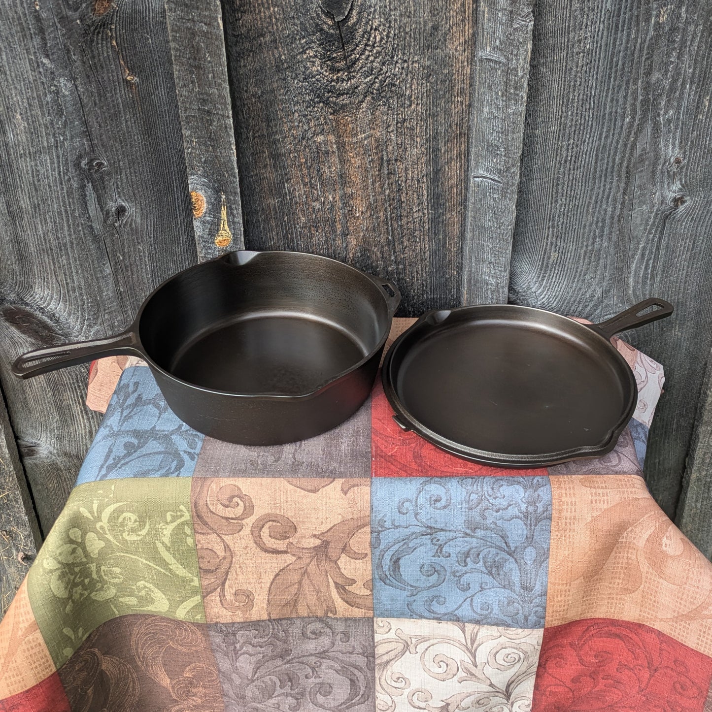 Vintage Lodge 4 in 1 Cast Iron Combo Cooker - Deep Skillet with Hinged Lid/Skillet