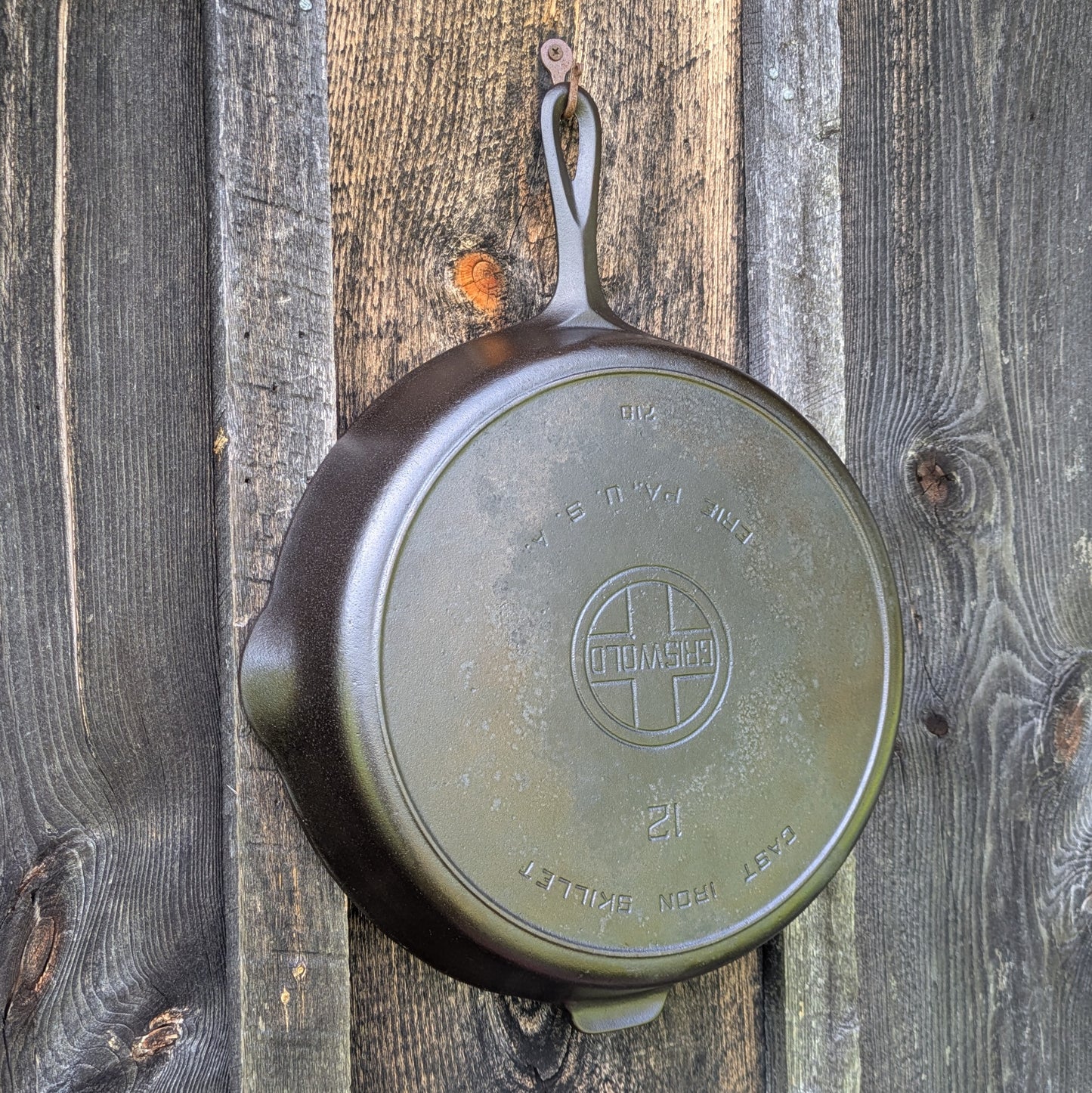 Griswold #12 Large Cast Iron Skillet with Large Block Logo and Heat Ring 719