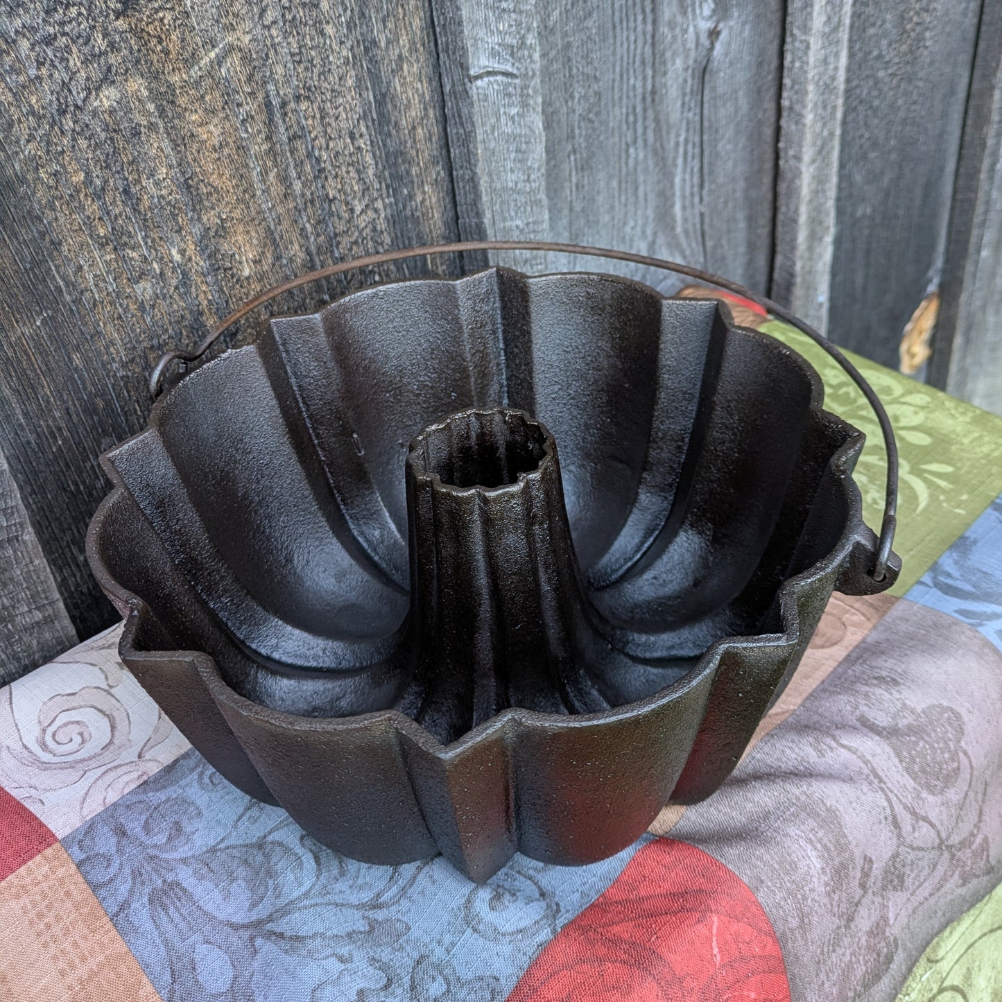 Vintage Cast Iron Bundt Pan with Bail Handle, Fully Restored