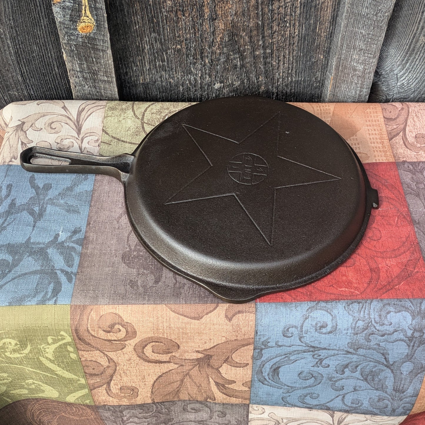 Vintage Lodge 4 in 1 Cast Iron Combo Cooker - Deep Skillet with Hinged Lid/Skillet