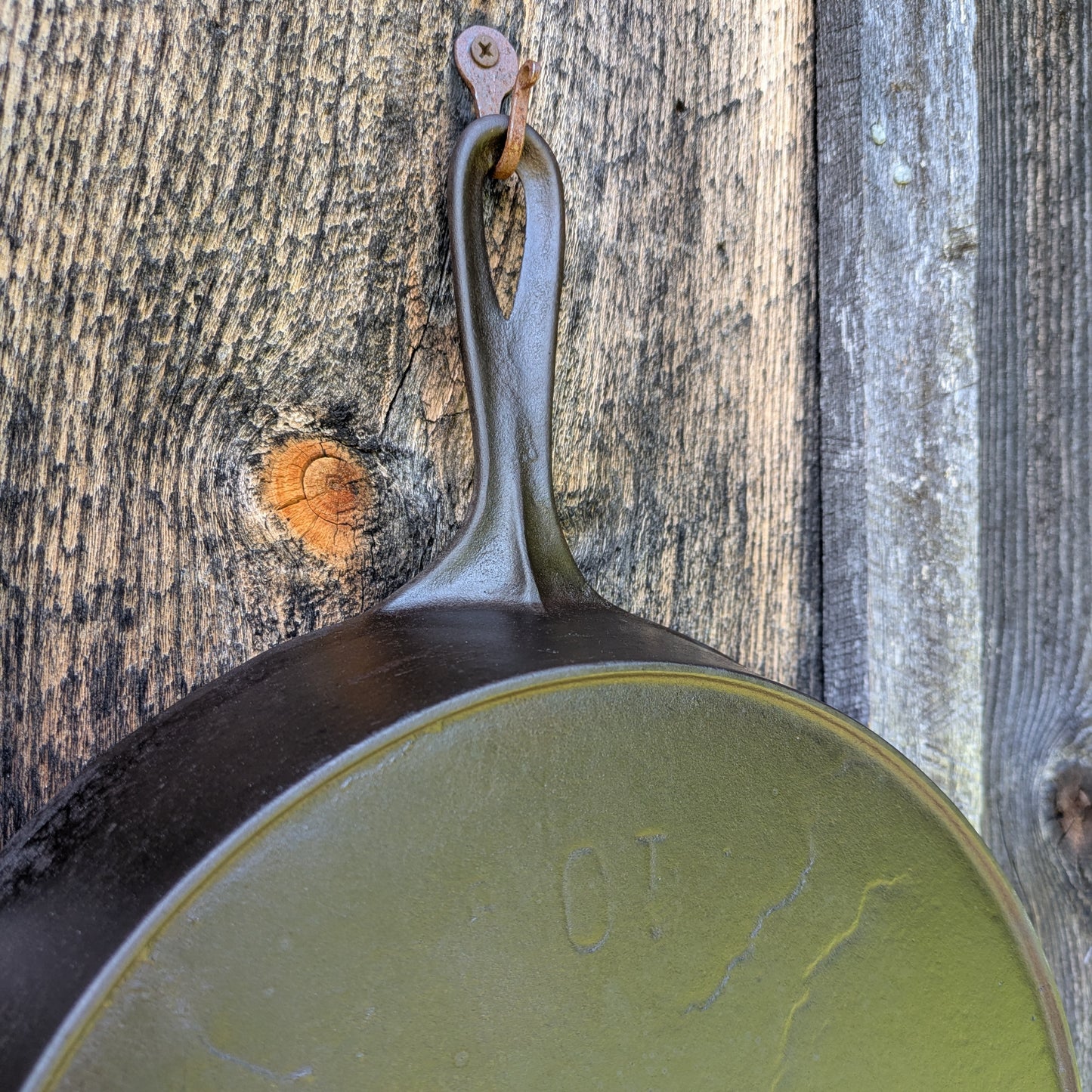 Antique Wapak #10 Early Logo Cast Iron Skillet with Heat Ring