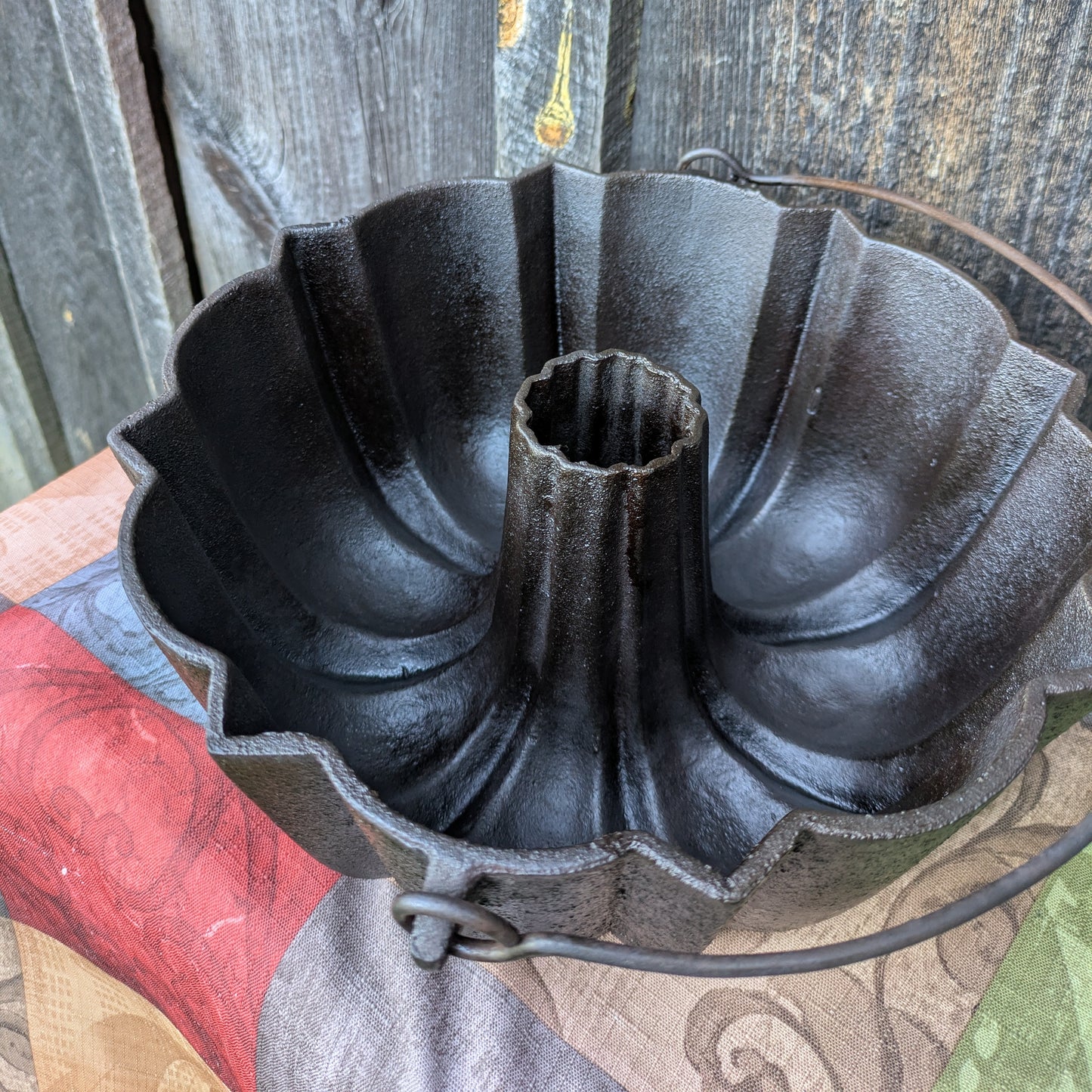 Vintage Cast Iron Bundt Pan with Bail Handle, Fully Restored