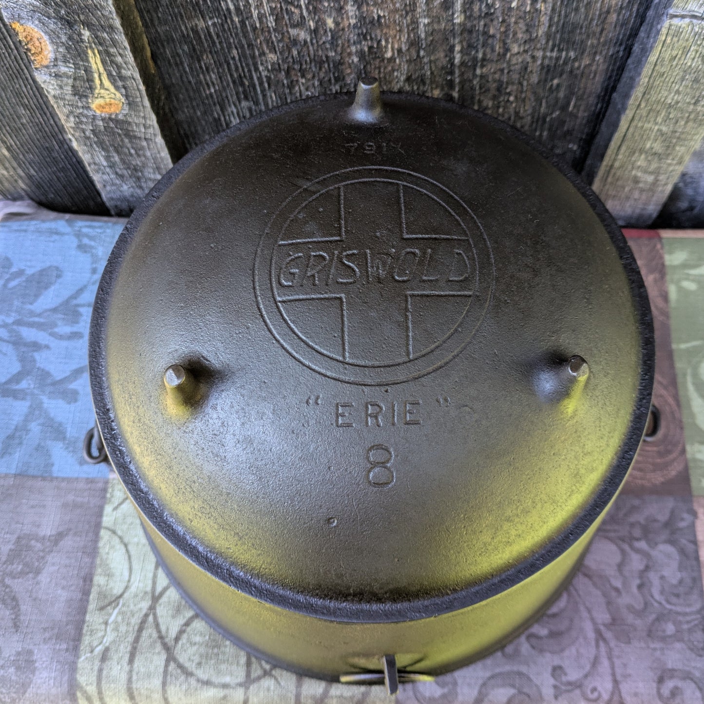 Antique Griswold Cast Iron #8 Regular Kettle or Bean Pot with Slant Erie Logo 791