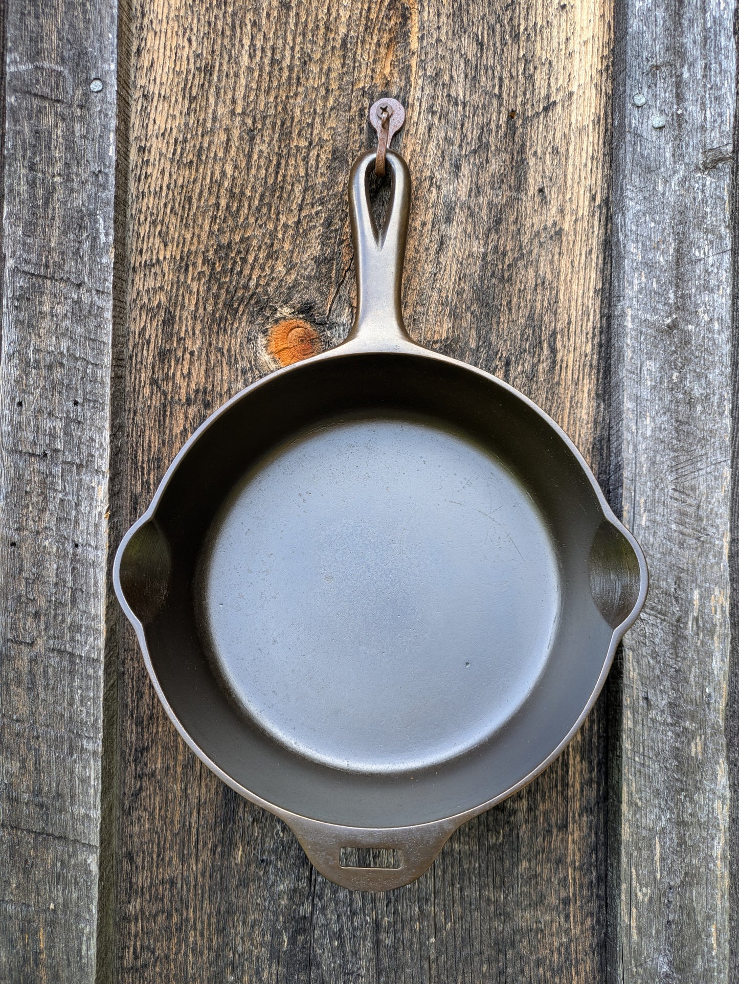 Vintage Griswold #5 Hinge Tab Cast Iron Skillet with Small Block Logo