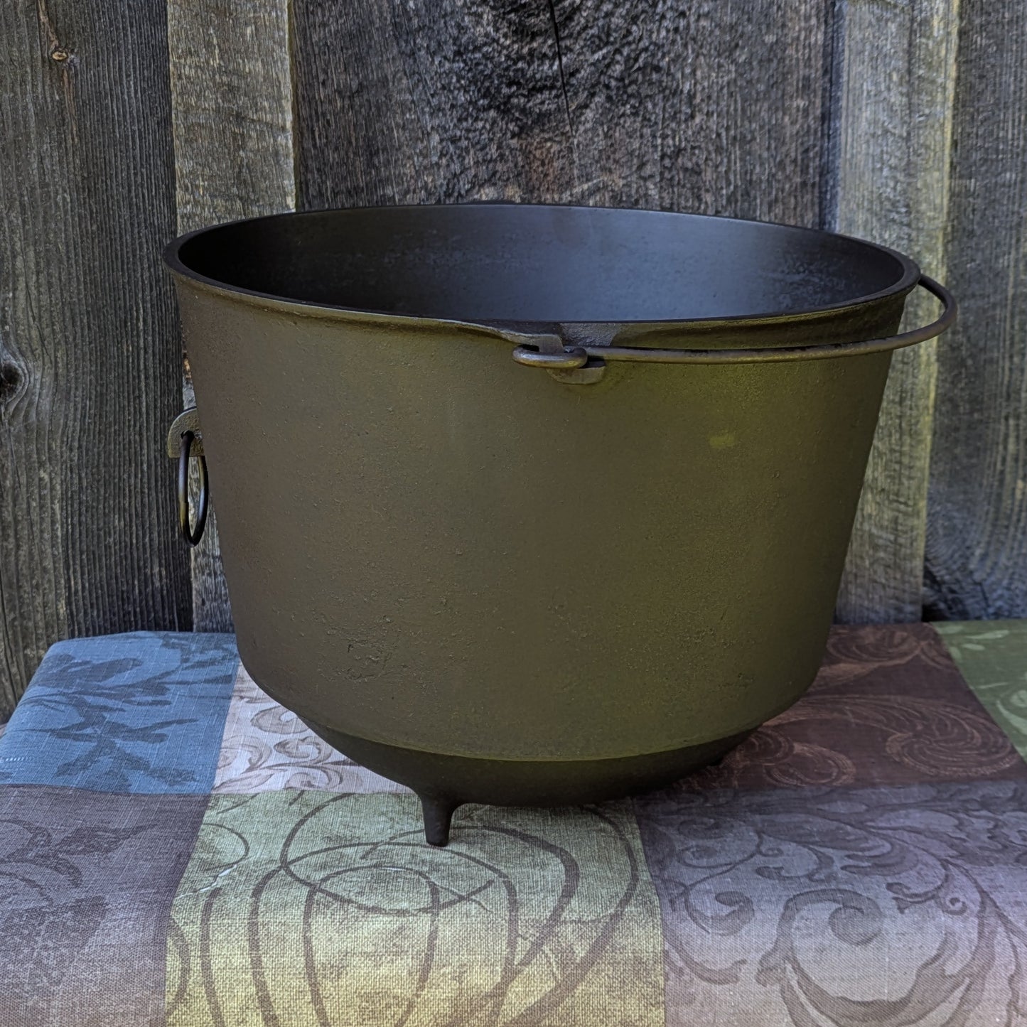 Antique Griswold Cast Iron #8 Regular Kettle or Bean Pot with Slant Erie Logo 791