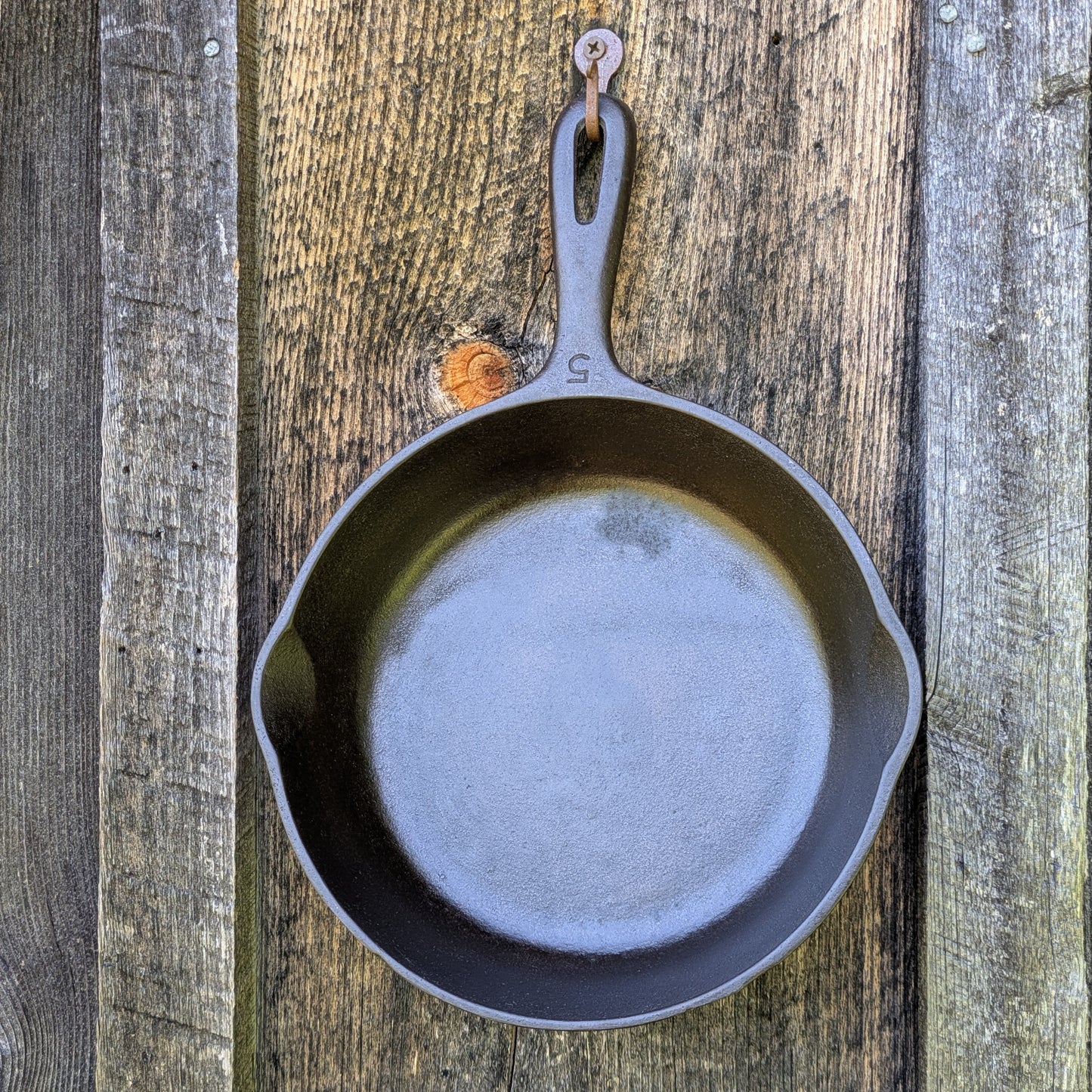 Vintage Unmarked Wagner Ware Cast Iron Skillets Size #3, #5, & #7