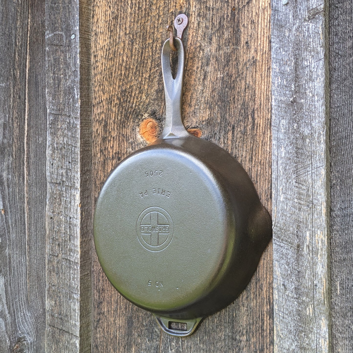 Vintage Griswold #5 Hinge Tab Cast Iron Skillet with Small Block Logo