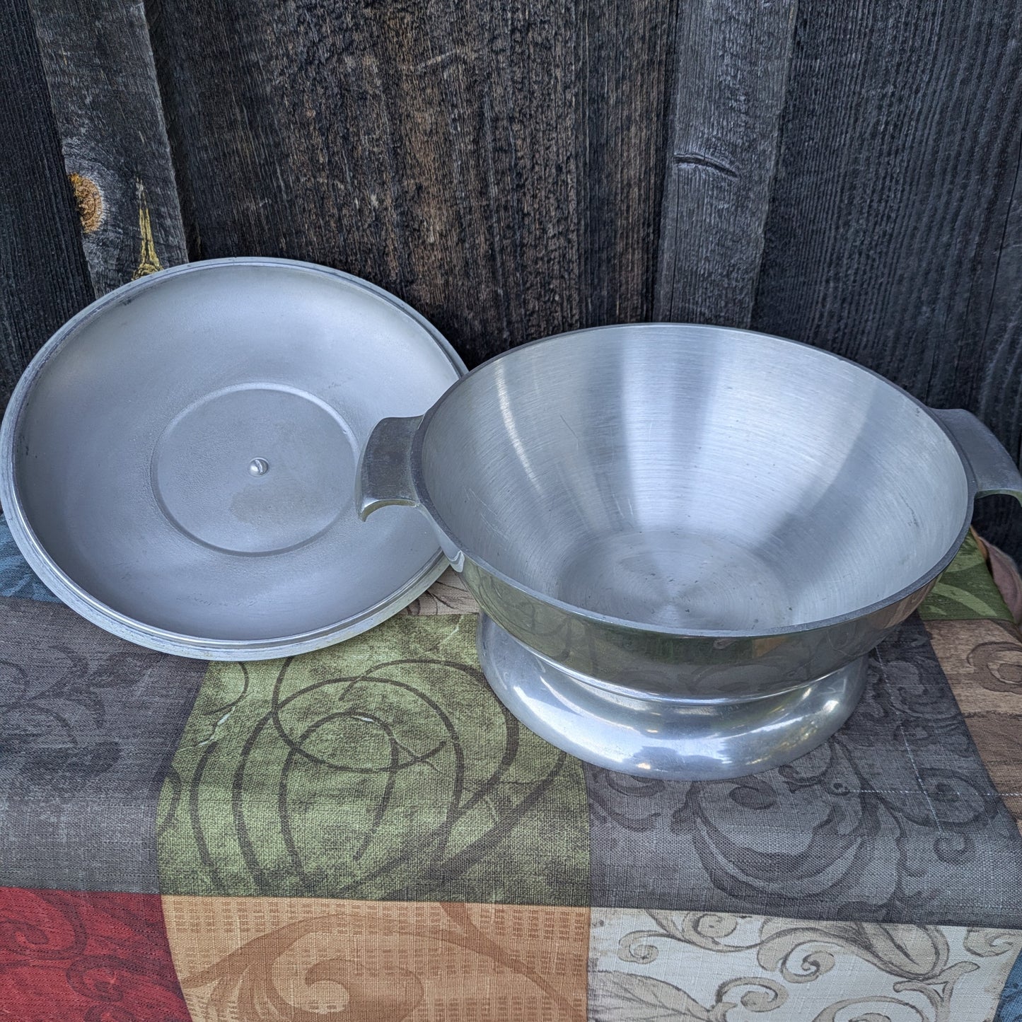 Vintage Magnalite Bun Warmer or Casserole Dish 4052. Complete Set with Lid and Trivet