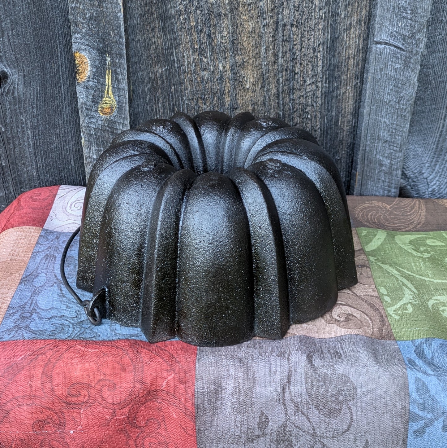 Vintage Cast Iron Bundt Pan with Bail Handle, Fully Restored