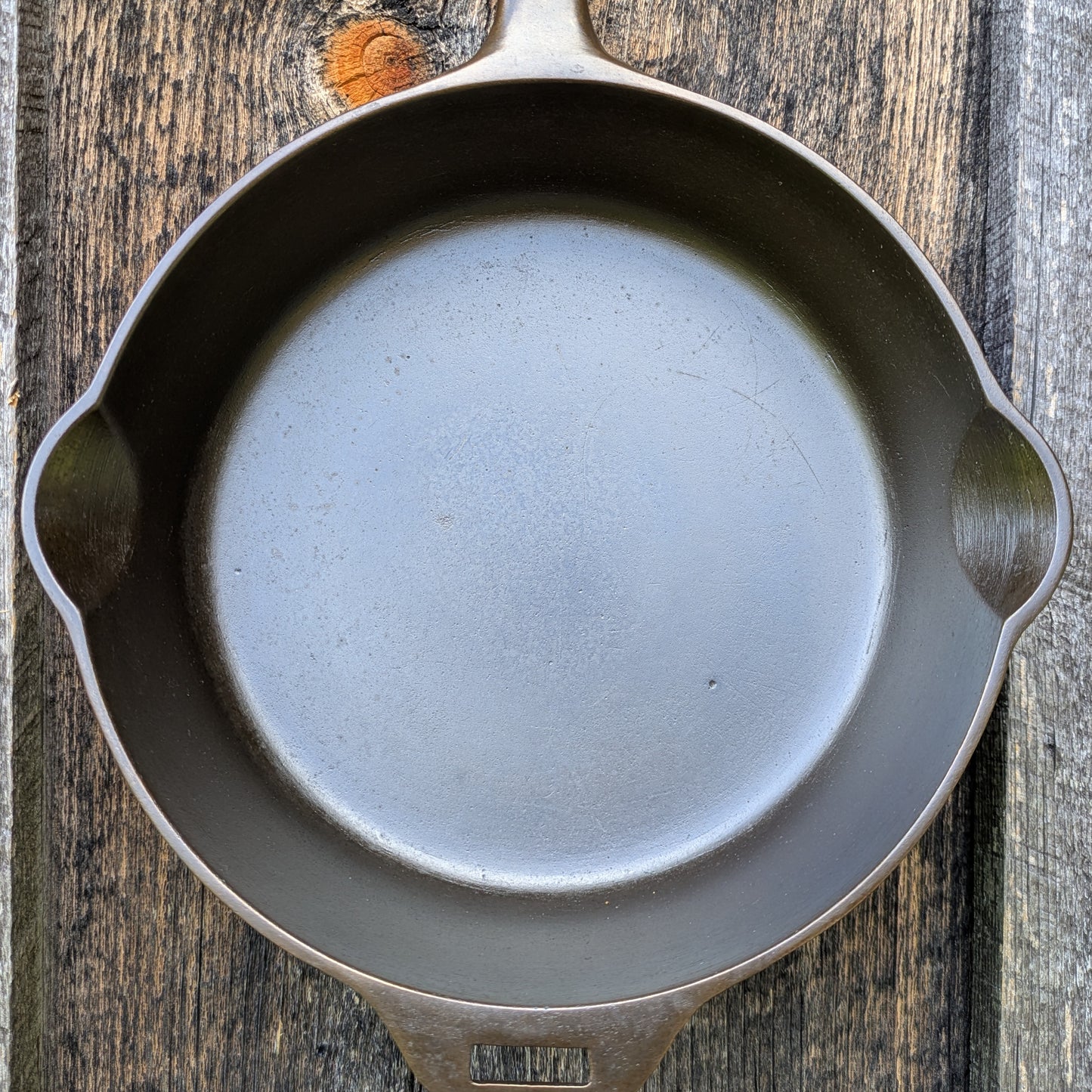 Vintage Griswold #5 Hinge Tab Cast Iron Skillet with Small Block Logo