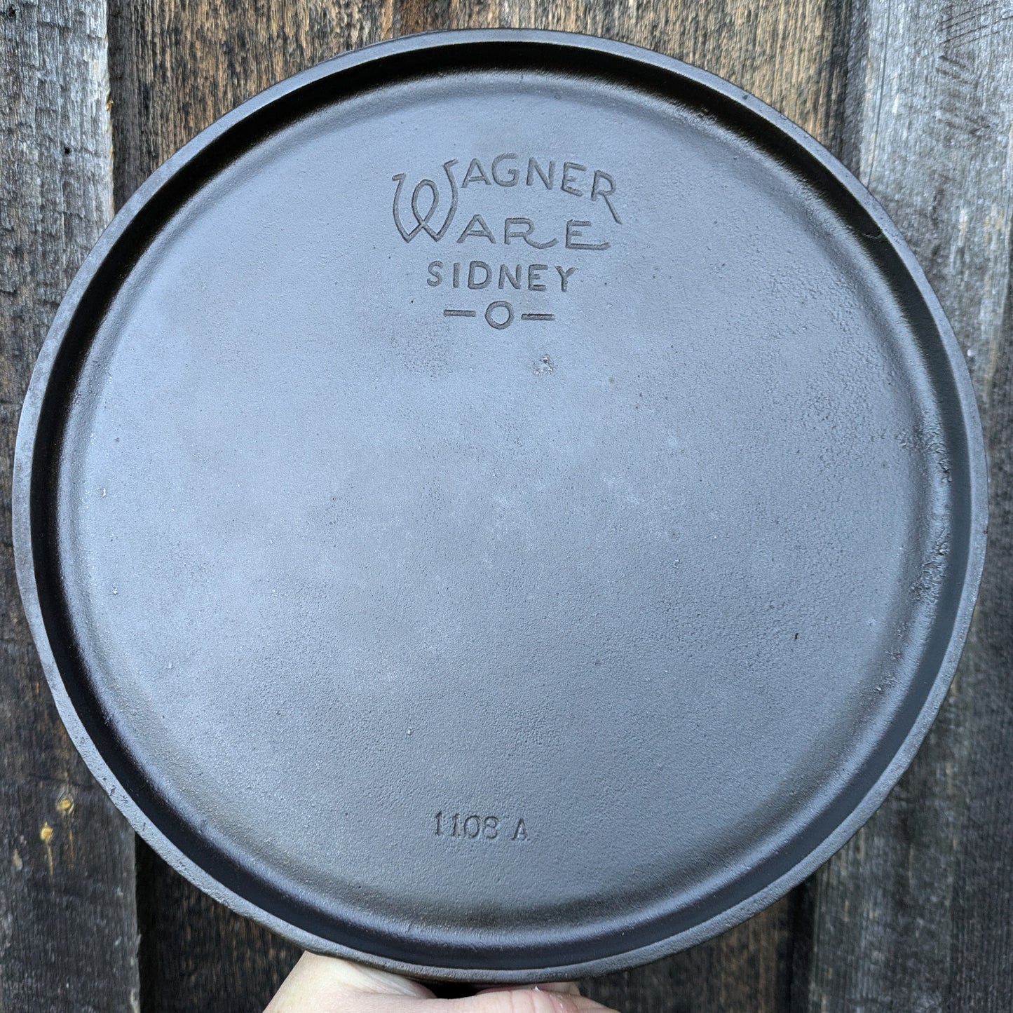 Wagner Ware #8 Cast Iron Round Griddle with Handle 1108