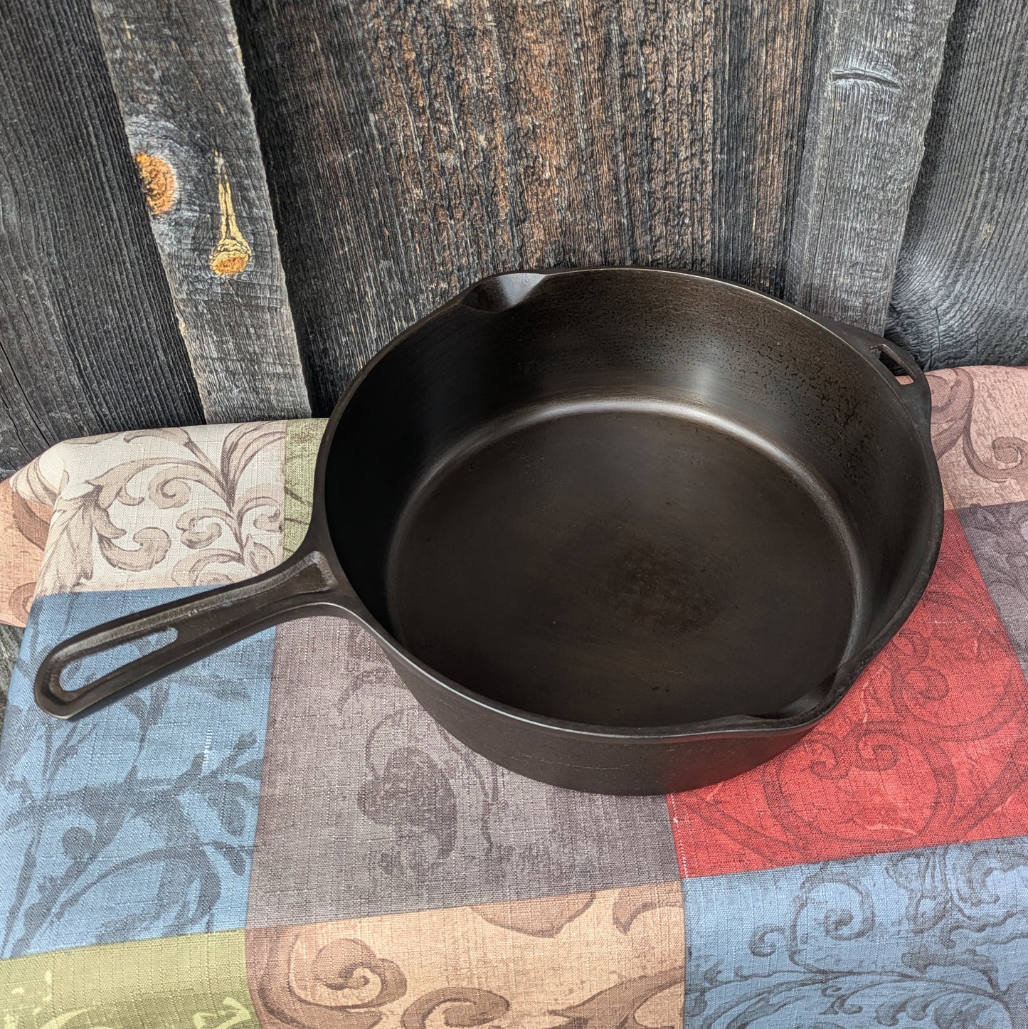 Vintage Lodge 4 in 1 Cast Iron Combo Cooker - Deep Skillet with Hinged Lid/Skillet