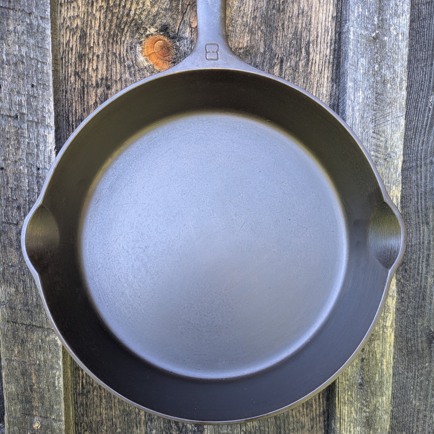 Griswold #8 Large Block Logo Cast Iron Skillet Smooth Bottom 704