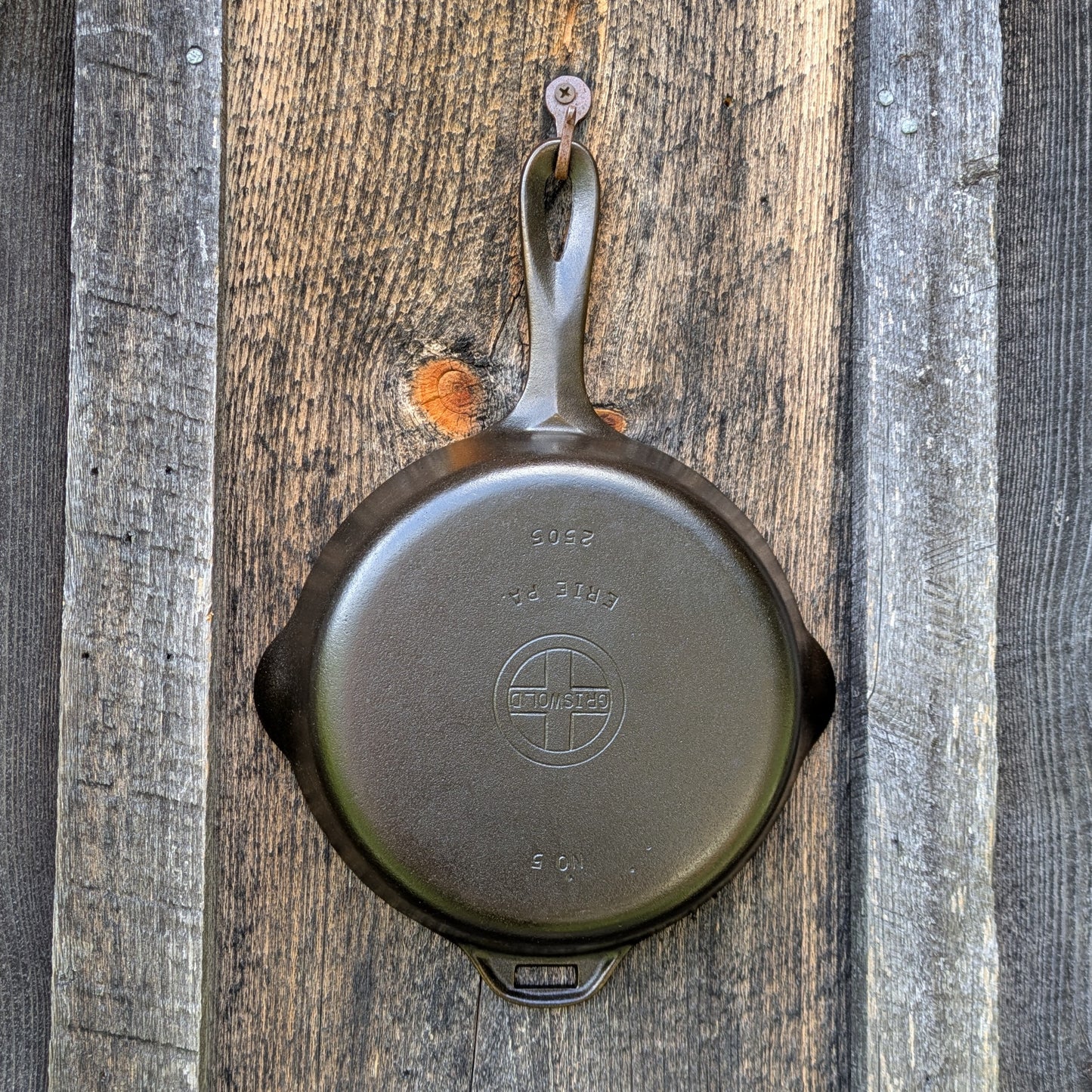 Vintage Griswold #5 Hinge Tab Cast Iron Skillet with Small Block Logo
