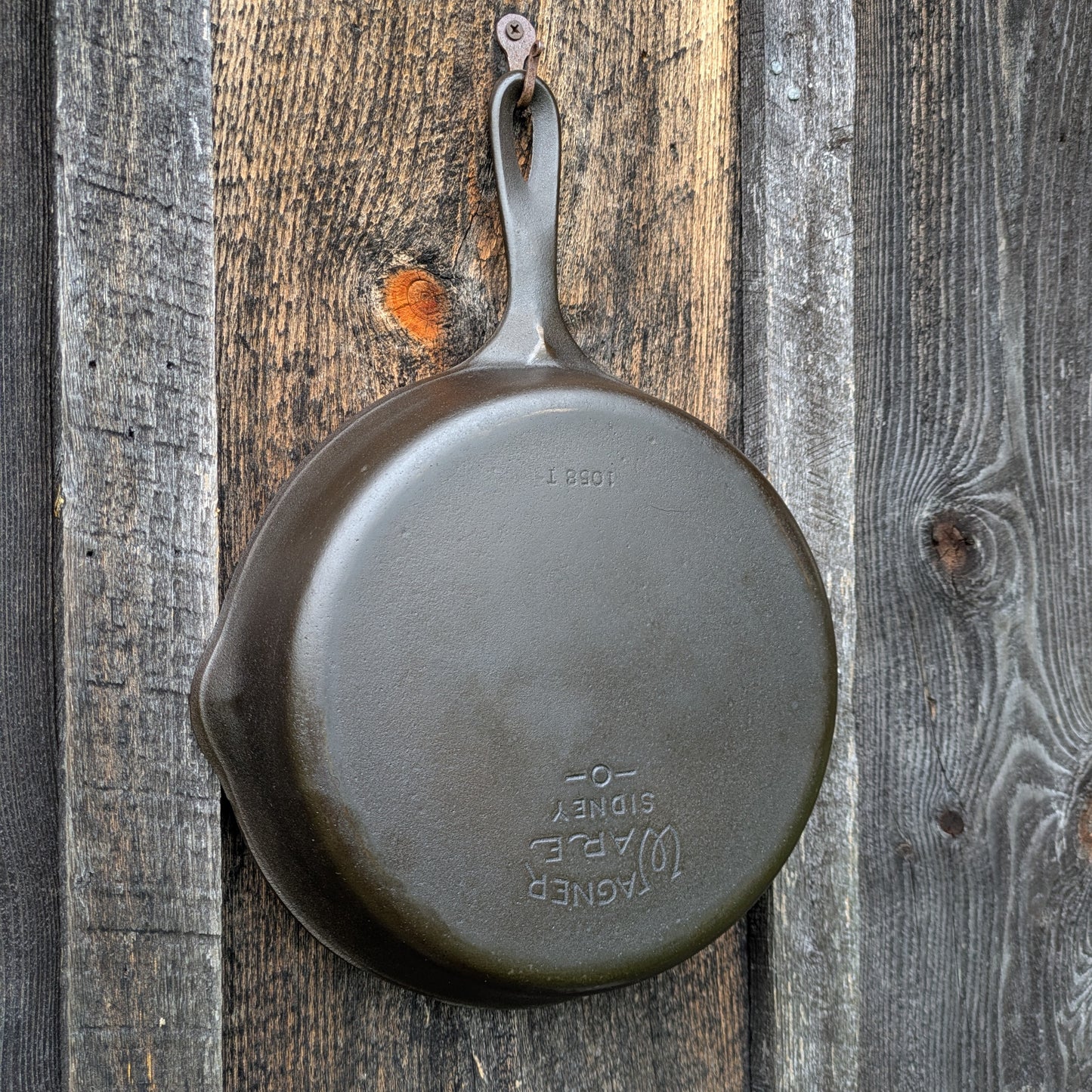 Vintage Wagner Ware Sidney O #8 Cast Iron Skillet 1058 T