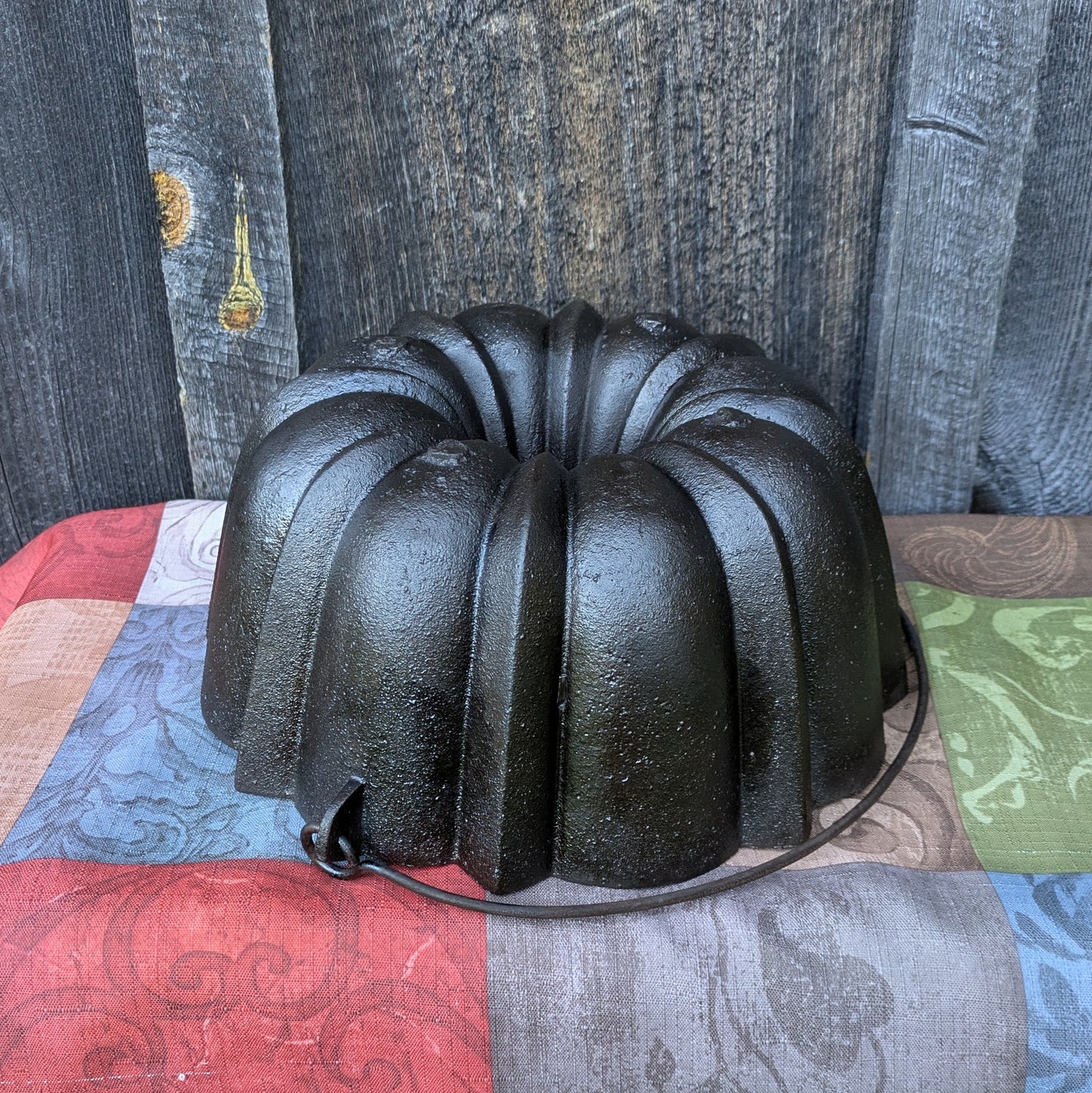 Vintage Cast Iron Bundt Pan with Bail Handle, Fully Restored