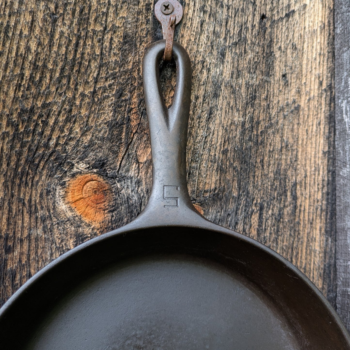 Griswold #5 Cast Iron Skillet with Large Block Logo and Smooth Bottom 724